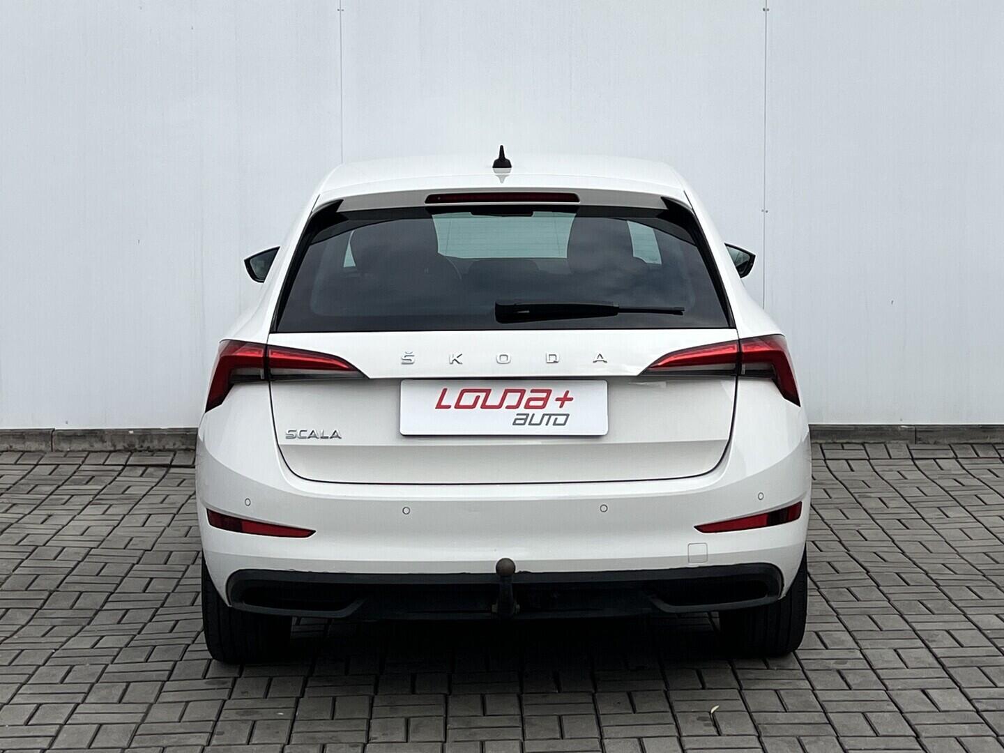 O119V07128_17.webp_SCALA Ambition 1.5 TSI 110 kW manuál, DPH