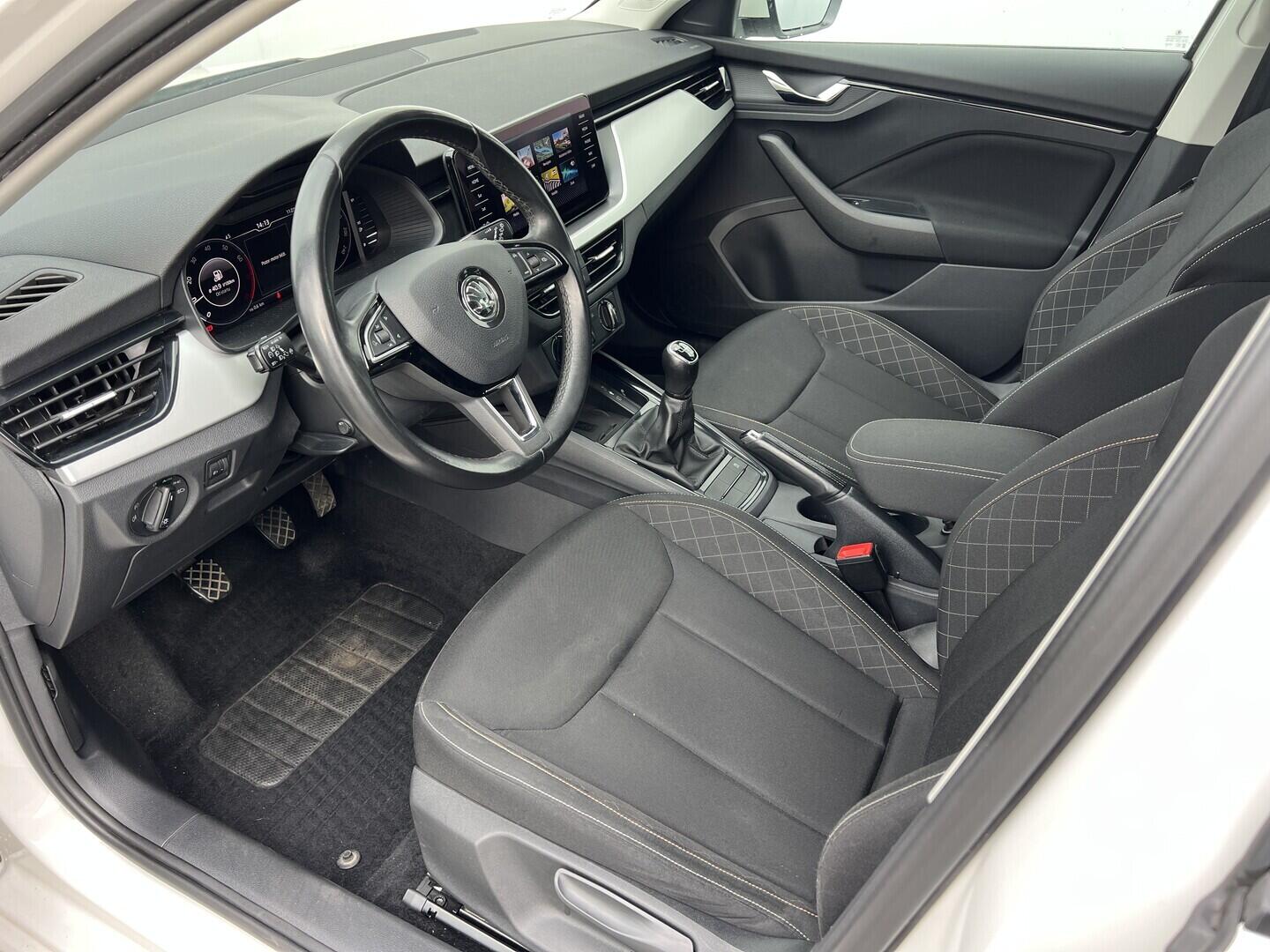 O119V07128_19.webp_SCALA Ambition 1.5 TSI 110 kW manuál, DPH