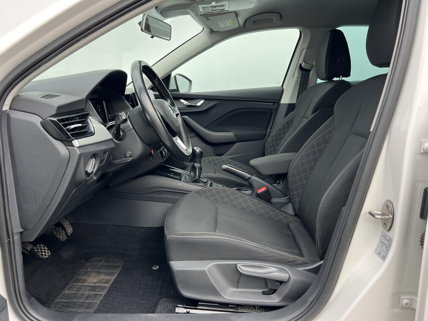 O119V07128_20.webp_SCALA Ambition 1.5 TSI 110 kW manuál, DPH