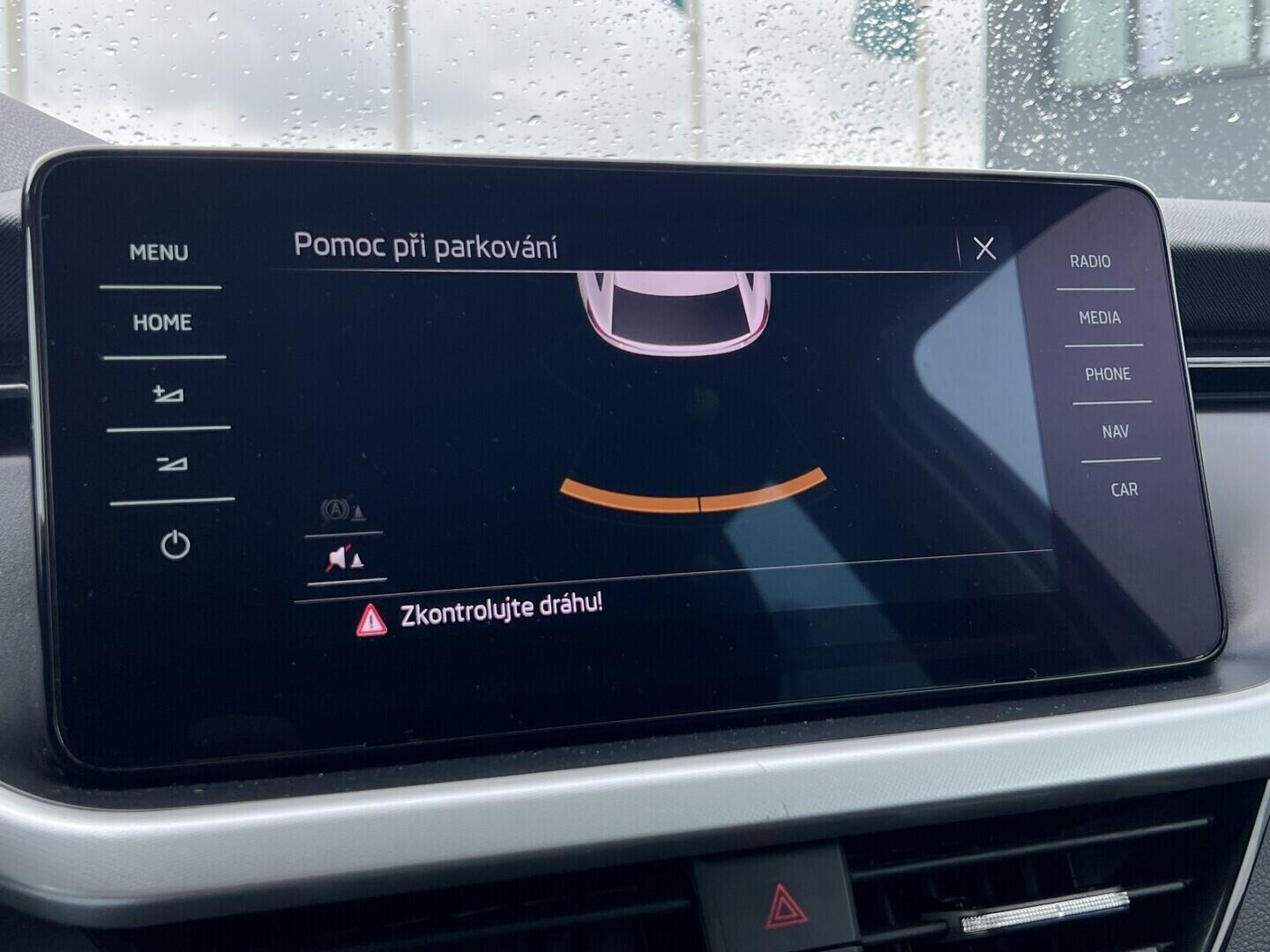 O119V07128_29.webp_SCALA Ambition 1.5 TSI 110 kW manuál, DPH