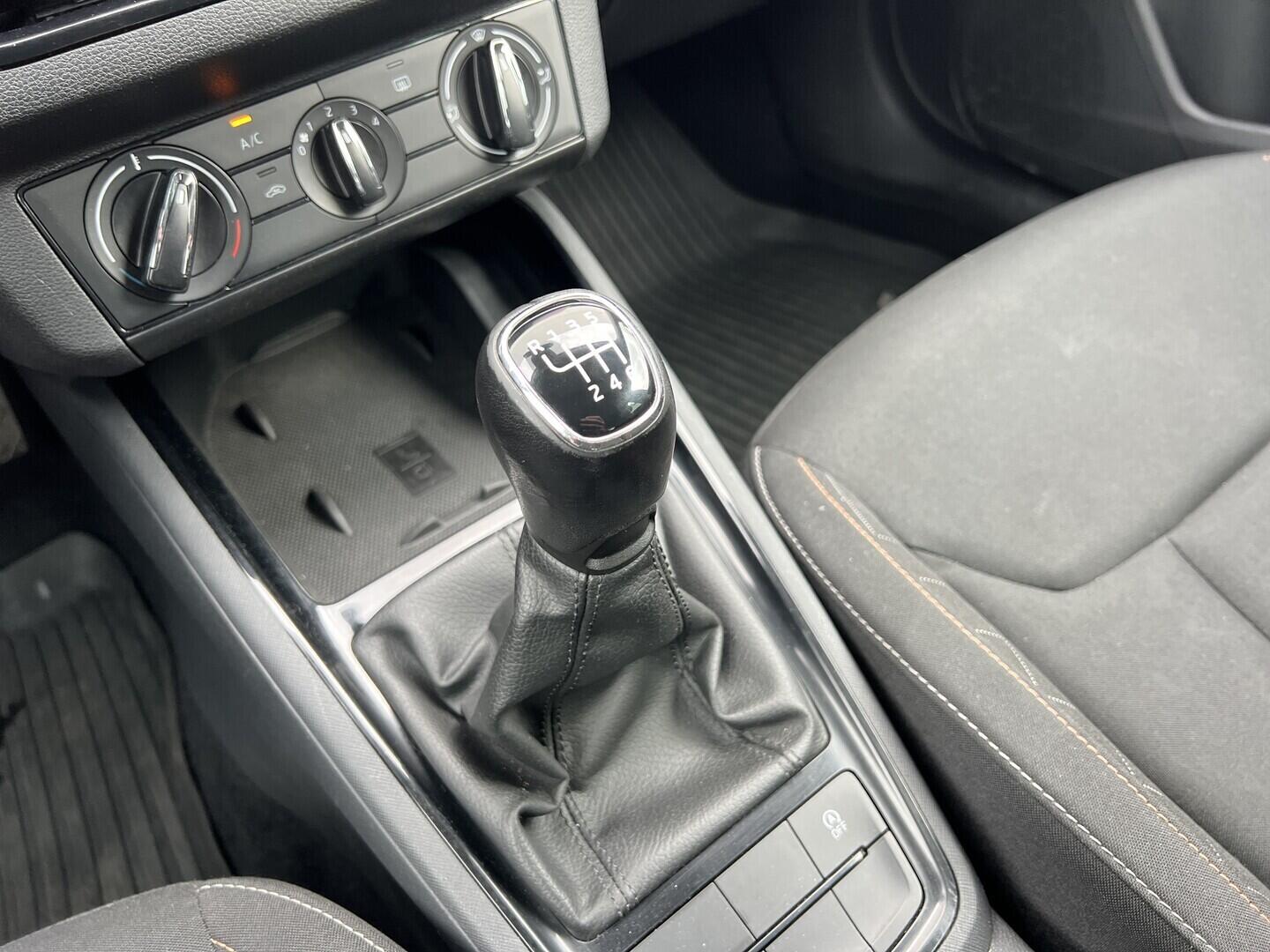 O119V07128_31.webp_SCALA Ambition 1.5 TSI 110 kW manuál, DPH