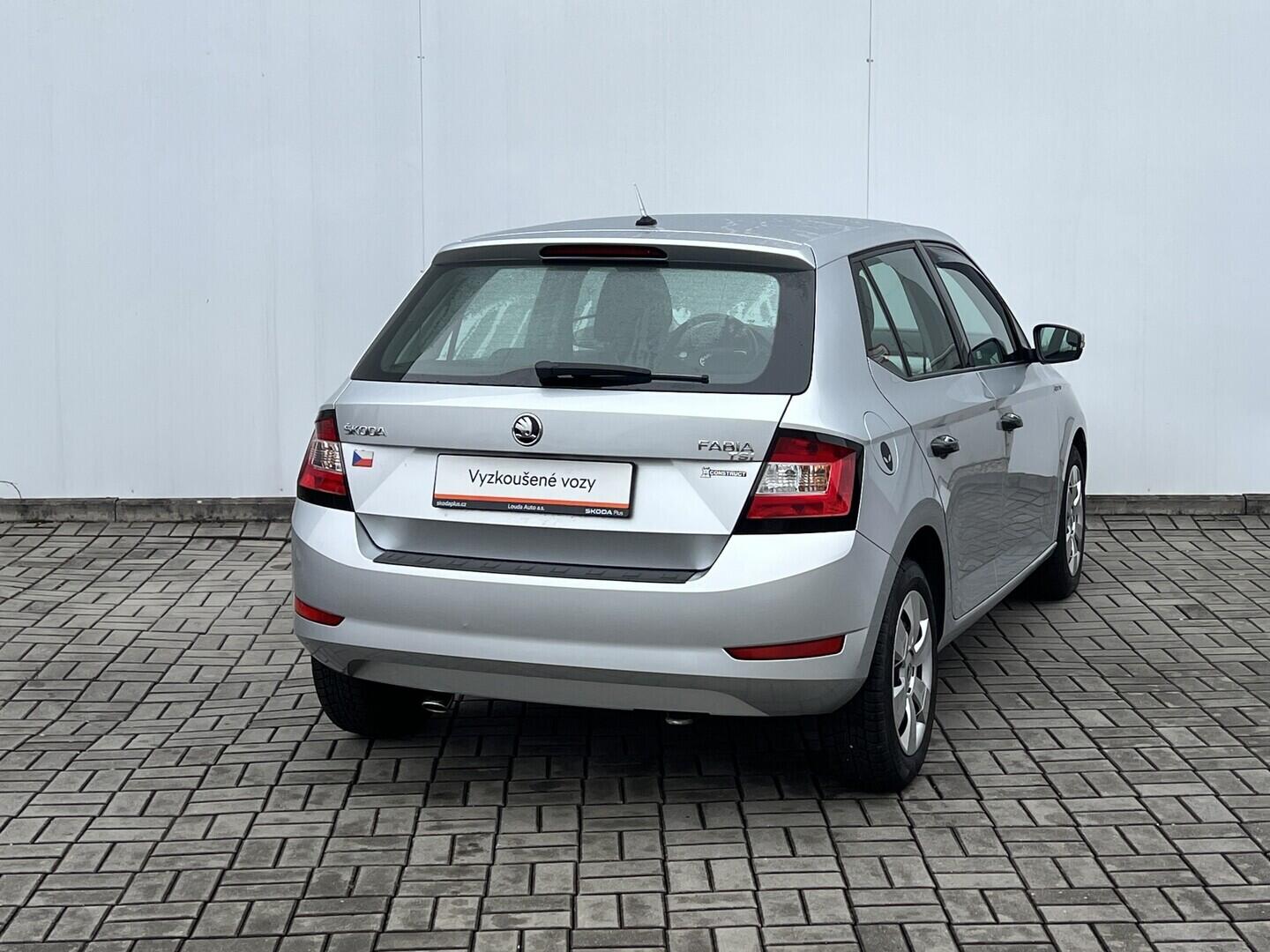O119V07130_11.webp_FABIA Ambition 1.0 TSI 70 kW manuál