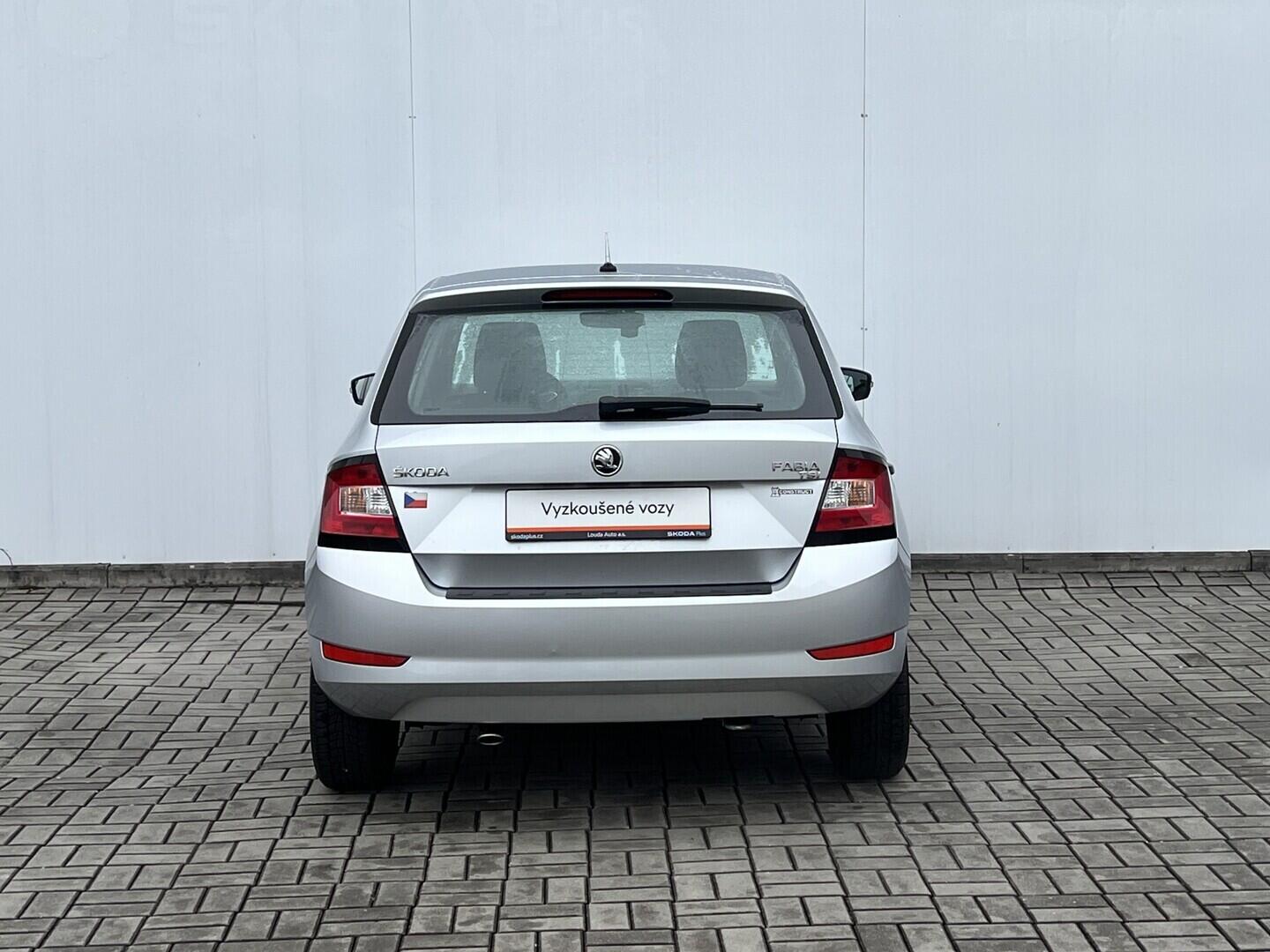 O119V07130_17.webp_FABIA Ambition 1.0 TSI 70 kW manuál