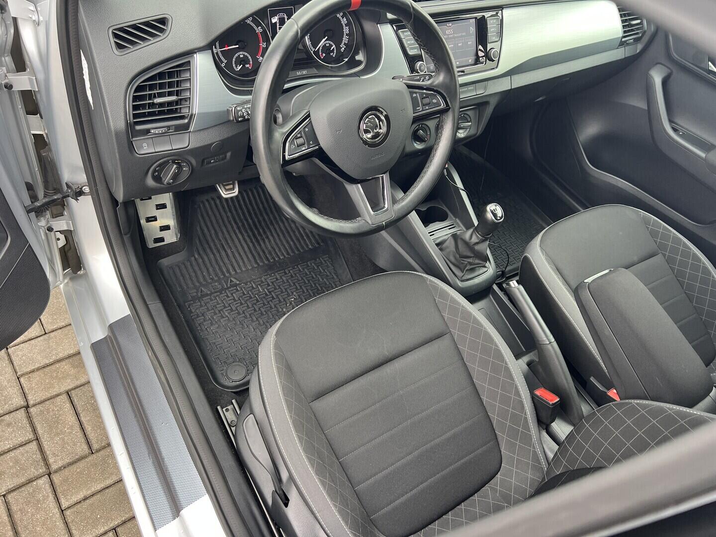 O119V07130_22.webp_FABIA Ambition 1.0 TSI 70 kW manuál