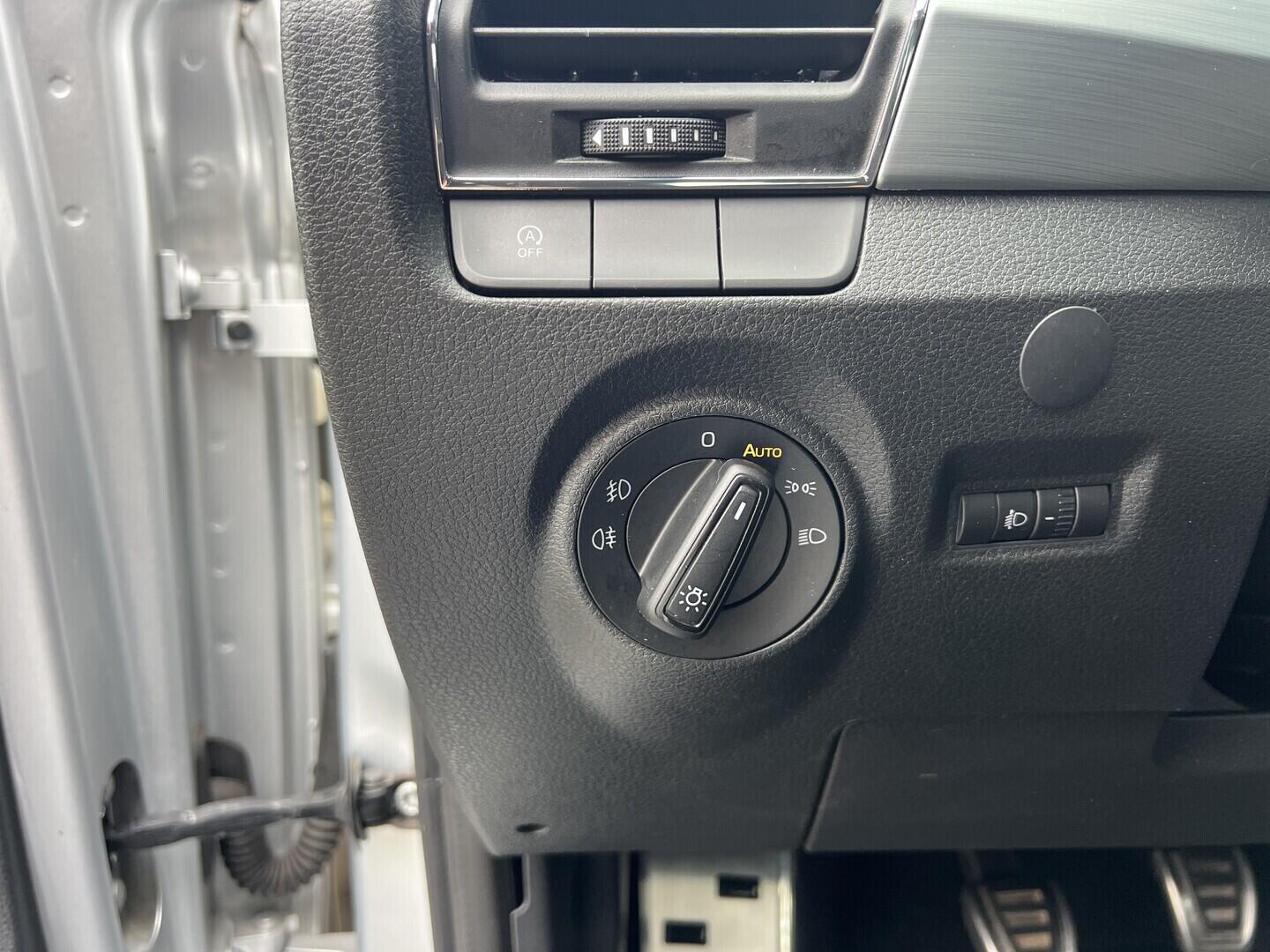 O119V07130_23.webp_FABIA Ambition 1.0 TSI 70 kW manuál