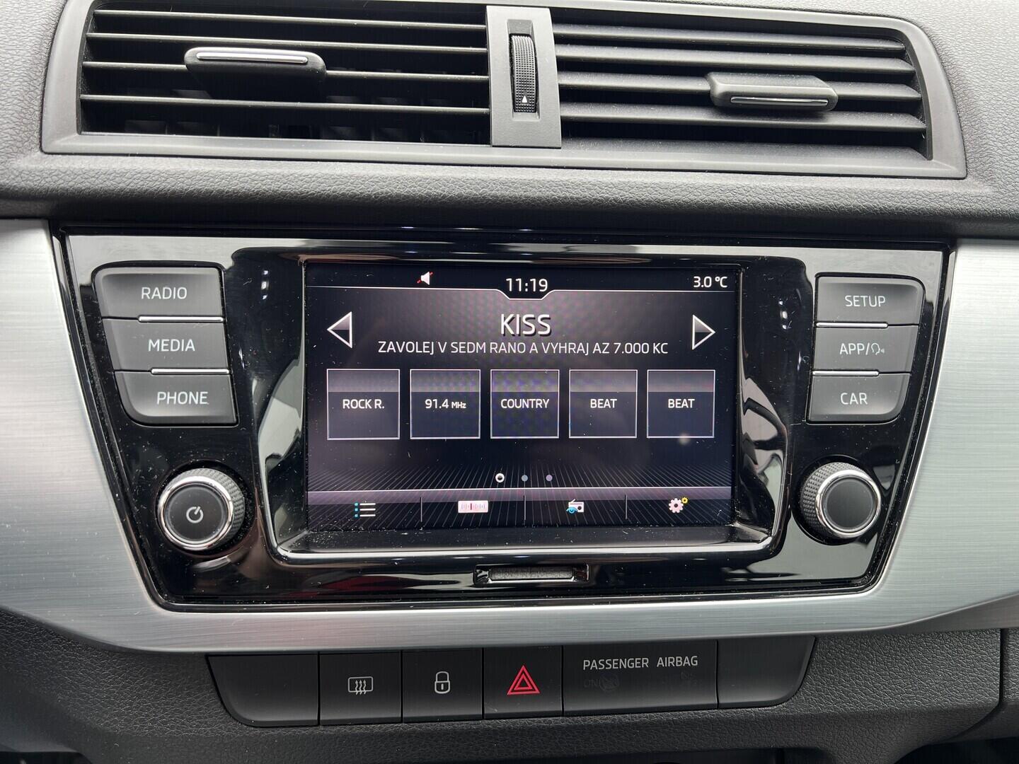 O119V07130_25.webp_FABIA Ambition 1.0 TSI 70 kW manuál