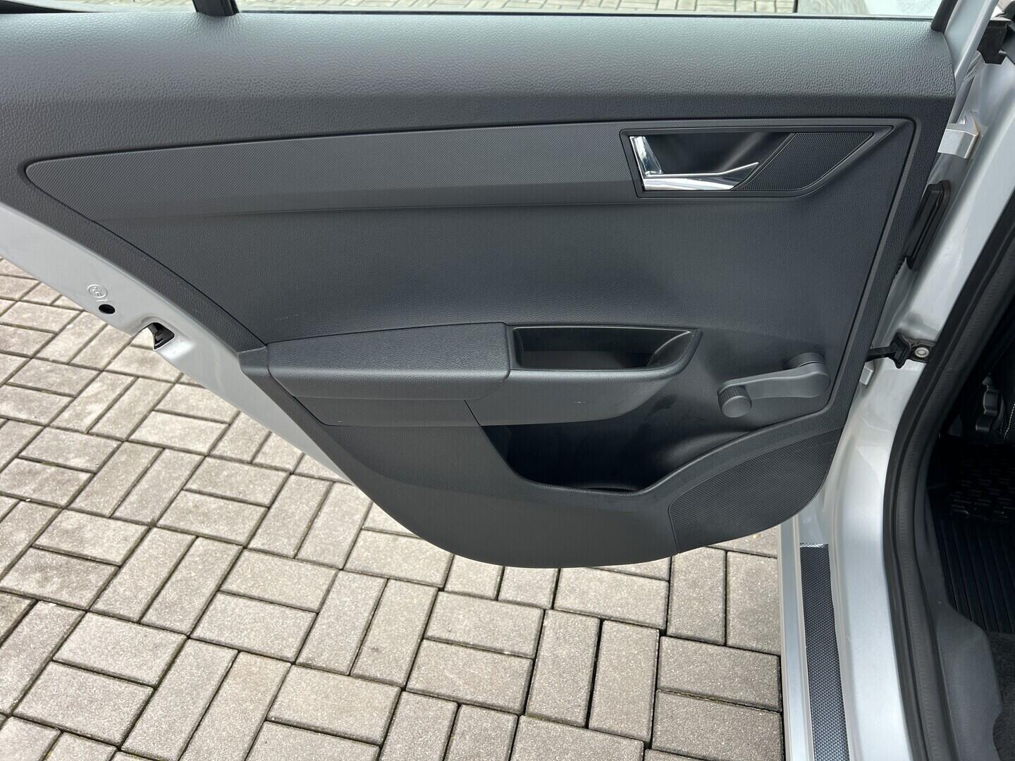 O119V07130_30.webp_FABIA Ambition 1.0 TSI 70 kW manuál