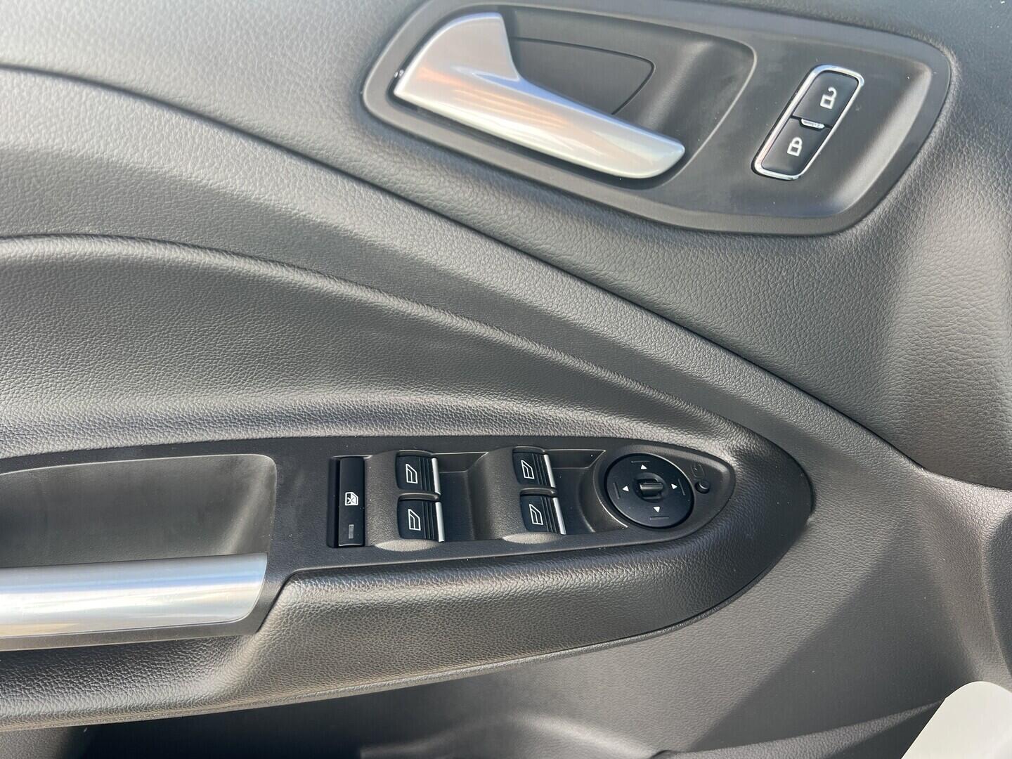 O119V07131_21.webp_KUGA  2.0 TDCi 110 kW manuál