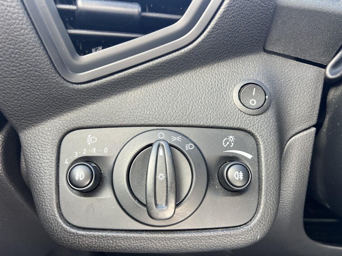 O119V07131_23.webp_KUGA  2.0 TDCi 110 kW manuál