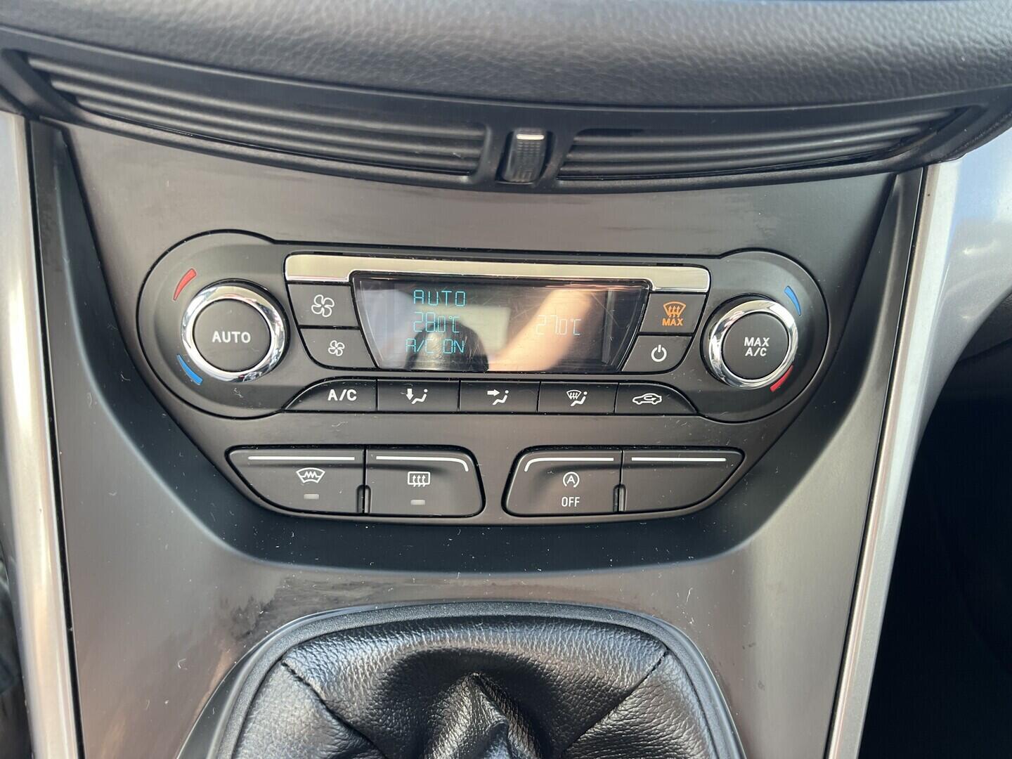 O119V07131_28.webp_KUGA  2.0 TDCi 110 kW manuál