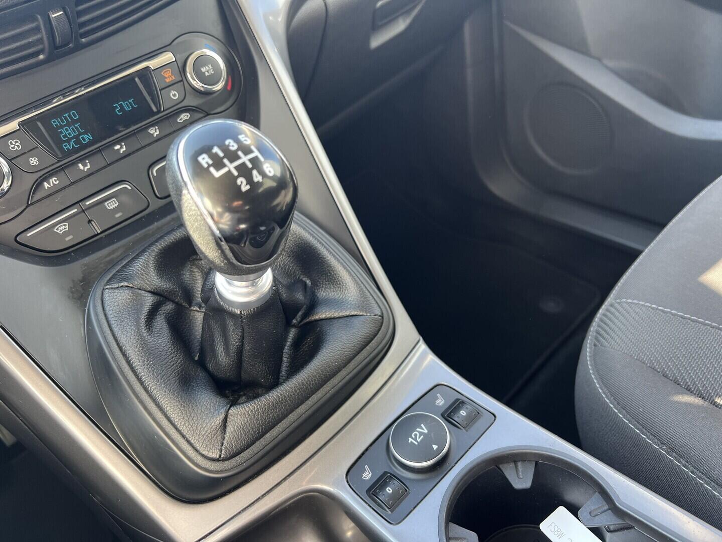 O119V07131_29.webp_KUGA  2.0 TDCi 110 kW manuál