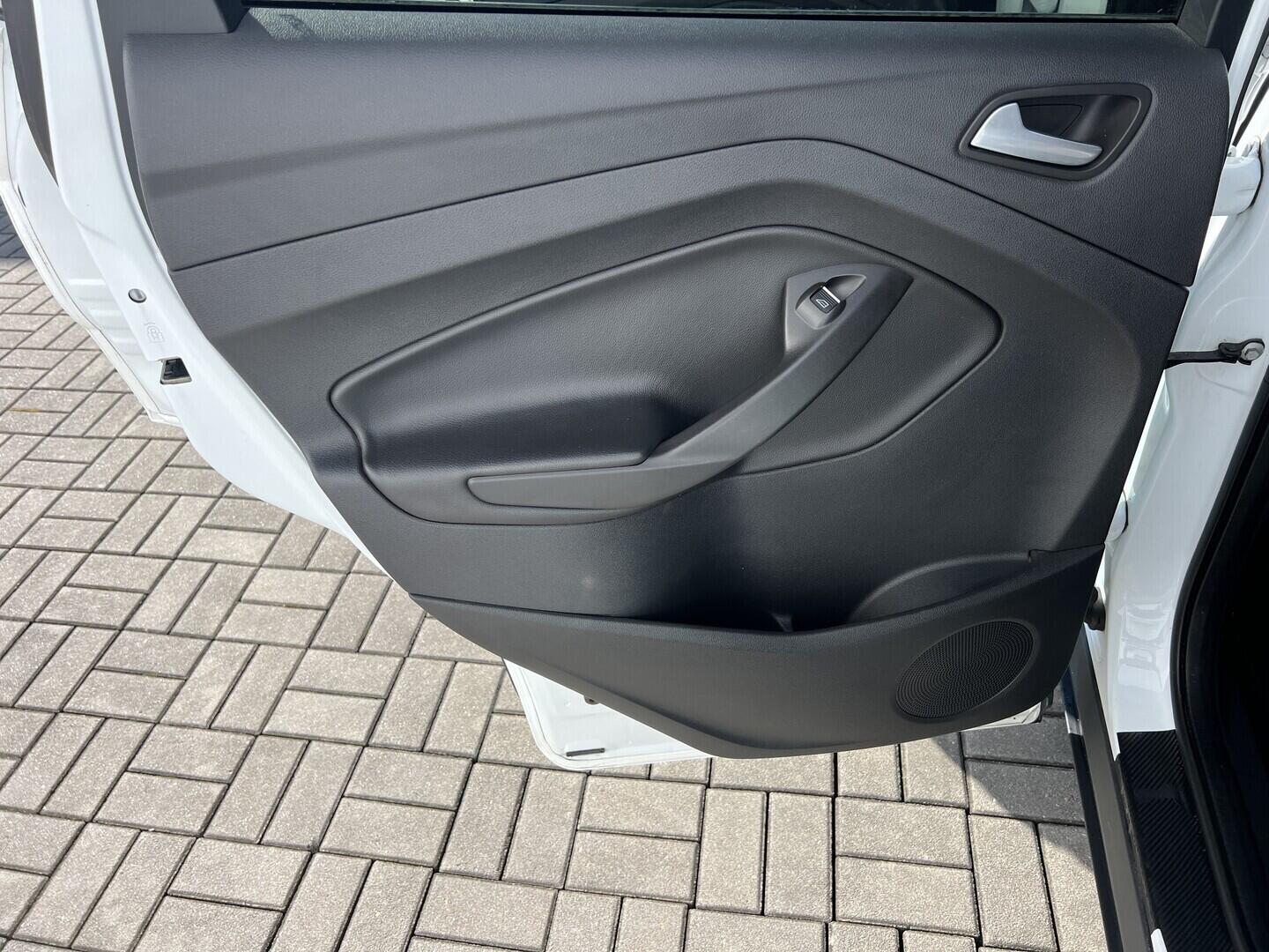 O119V07131_30.webp_KUGA  2.0 TDCi 110 kW manuál