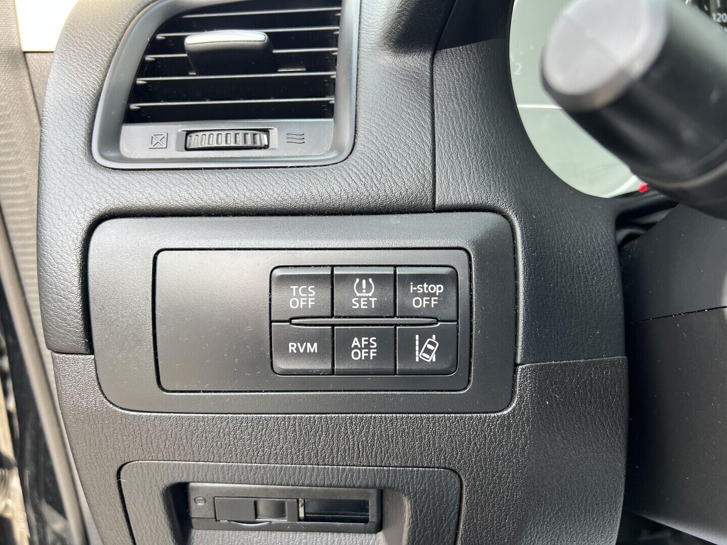 O119V07133_24.webp_CX-5 Revolution 2.2 Skyctiv-D 129 kW manuál