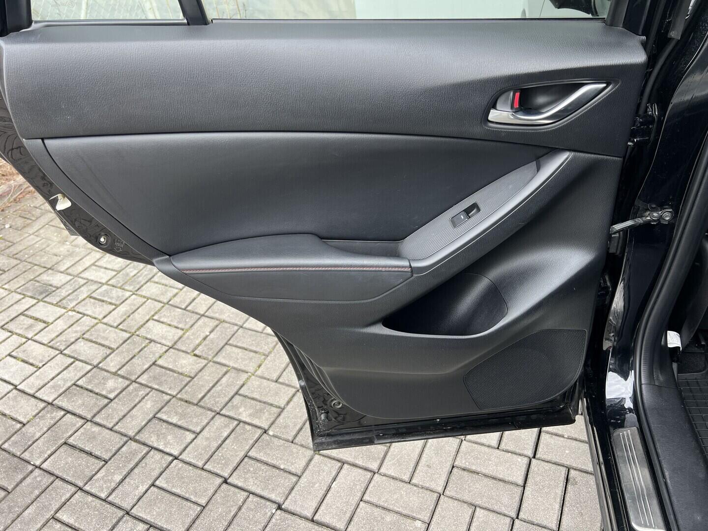 O119V07133_32.webp_CX-5 Revolution 2.2 Skyctiv-D 129 kW manuál