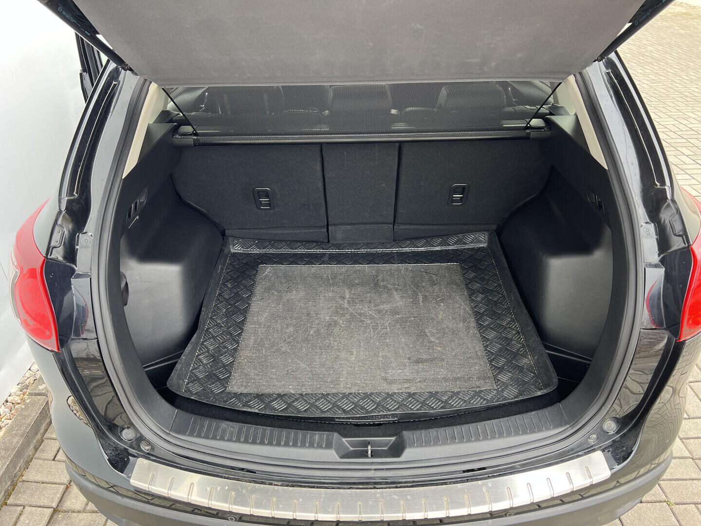 O119V07133_34.webp_CX-5 Revolution 2.2 Skyctiv-D 129 kW manuál