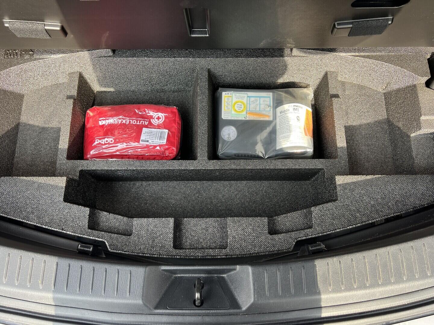 O119V07133_35.webp_CX-5 Revolution 2.2 Skyctiv-D 129 kW manuál