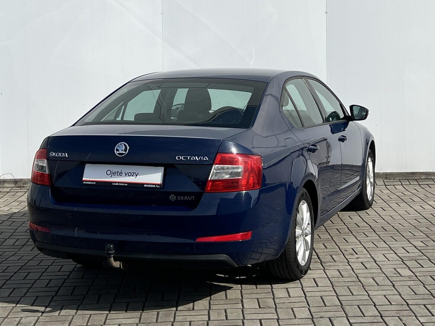 O119V07134_11.webp_OCTAVIA Ambition Fresh 1.2 TSI 77 kW manuál