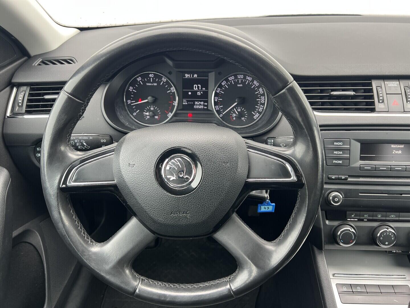 O119V07134_24.webp_OCTAVIA Ambition Fresh 1.2 TSI 77 kW manuál