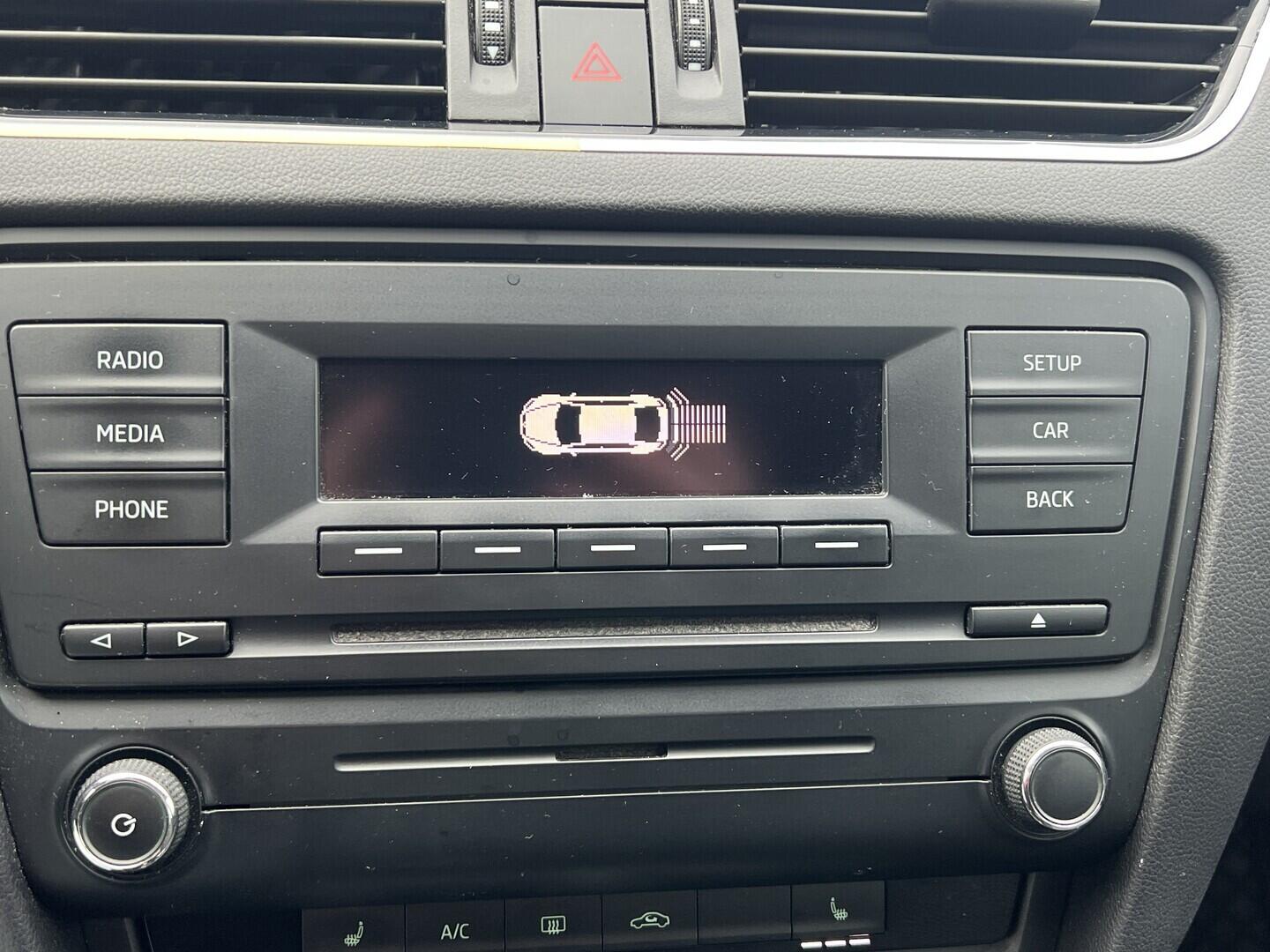 O119V07134_28.webp_OCTAVIA Ambition Fresh 1.2 TSI 77 kW manuál