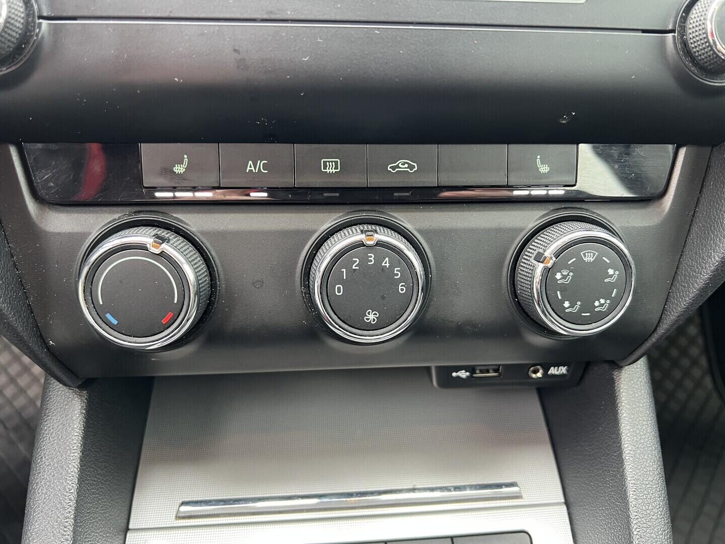 O119V07134_29.webp_OCTAVIA Ambition Fresh 1.2 TSI 77 kW manuál