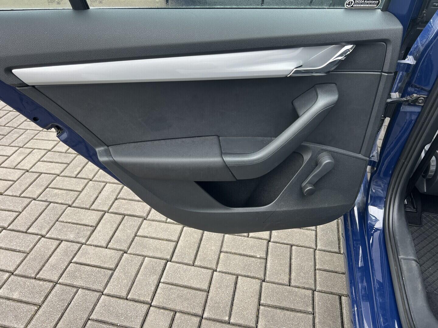 O119V07134_31.webp_OCTAVIA Ambition Fresh 1.2 TSI 77 kW manuál