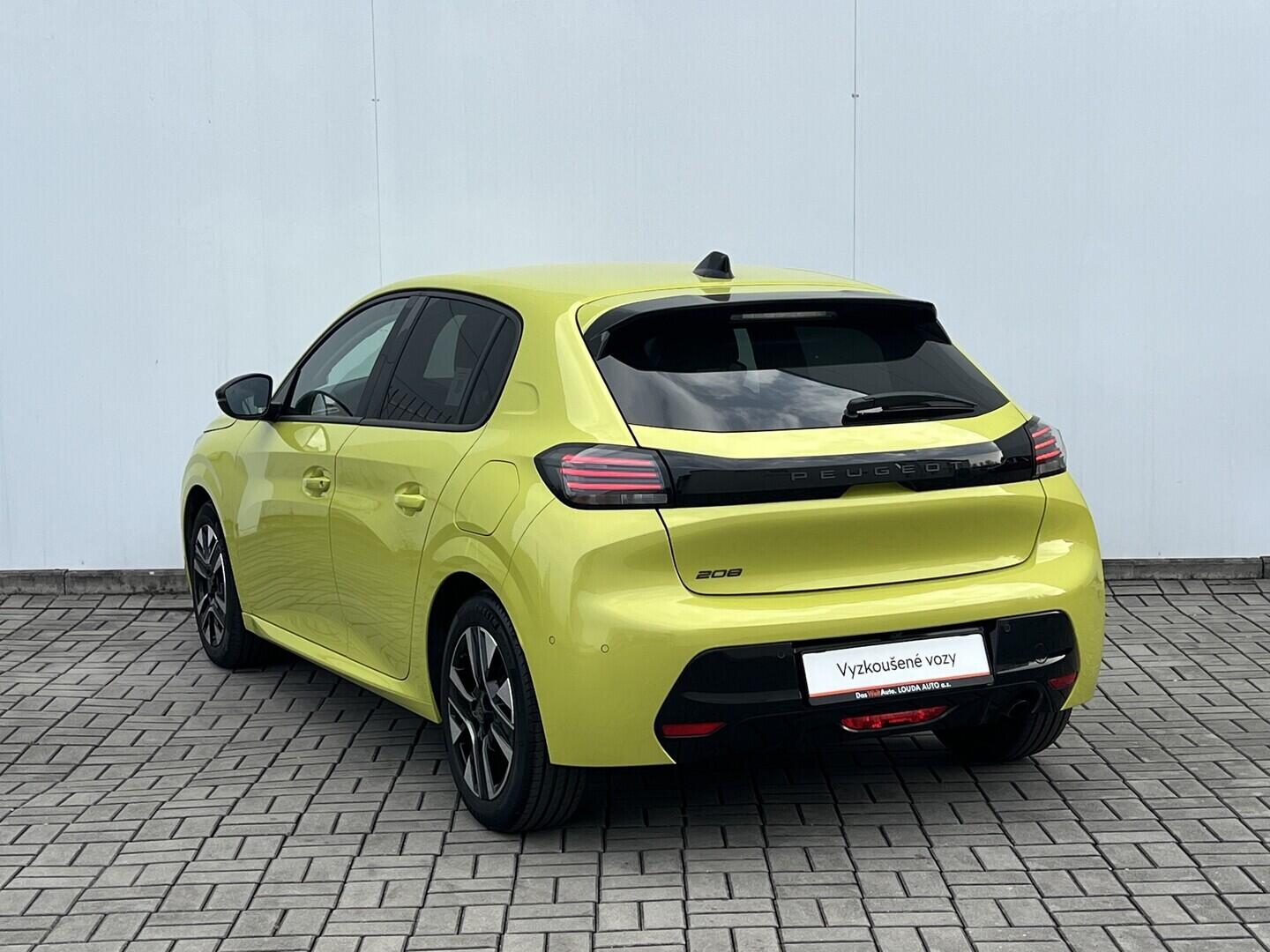 O119V07137_15.webp_208 Allure 1.2 PureTech 74 kW manuál