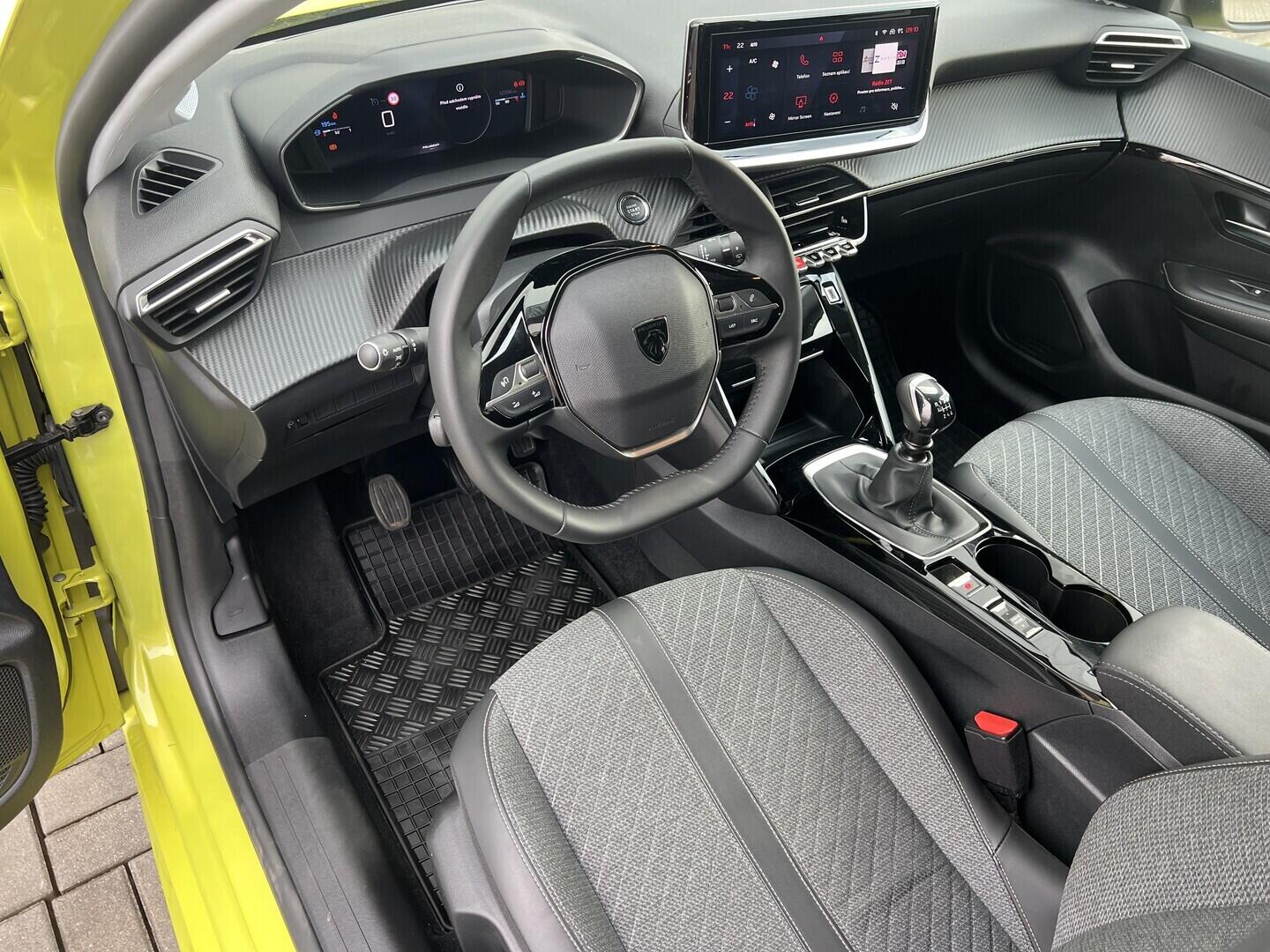 O119V07137_19.webp_208 Allure 1.2 PureTech 74 kW manuál