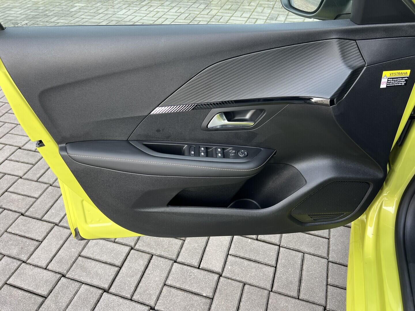 O119V07137_20.webp_208 Allure 1.2 PureTech 74 kW manuál