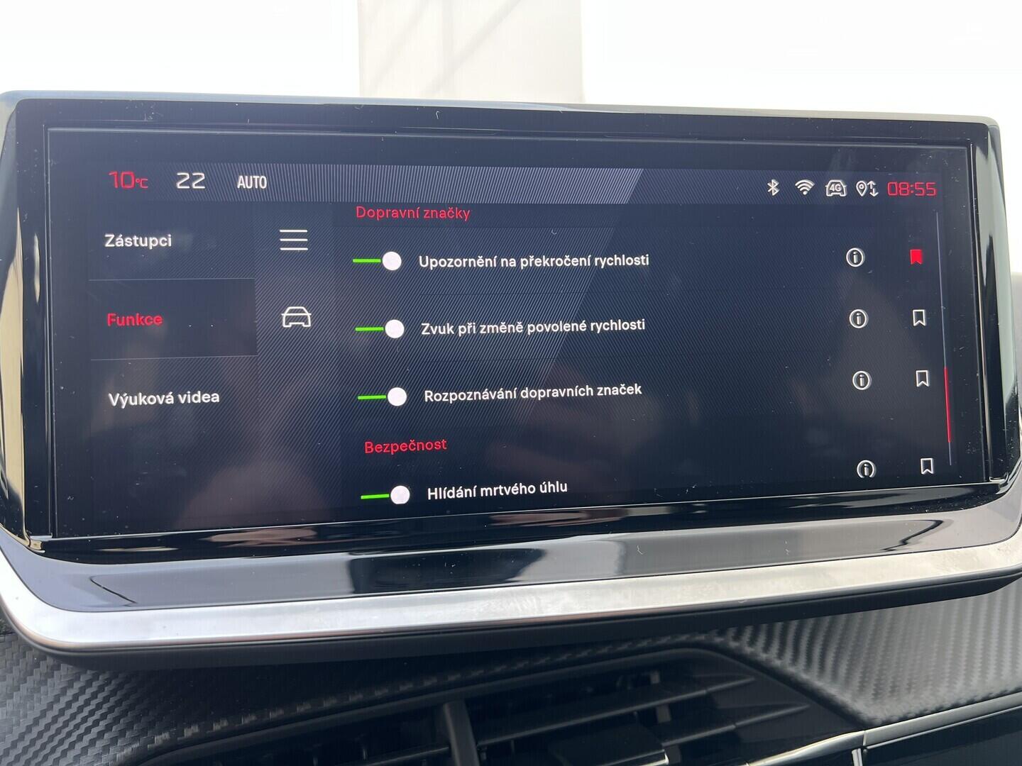 O119V07137_30.webp_208 Allure 1.2 PureTech 74 kW manuál