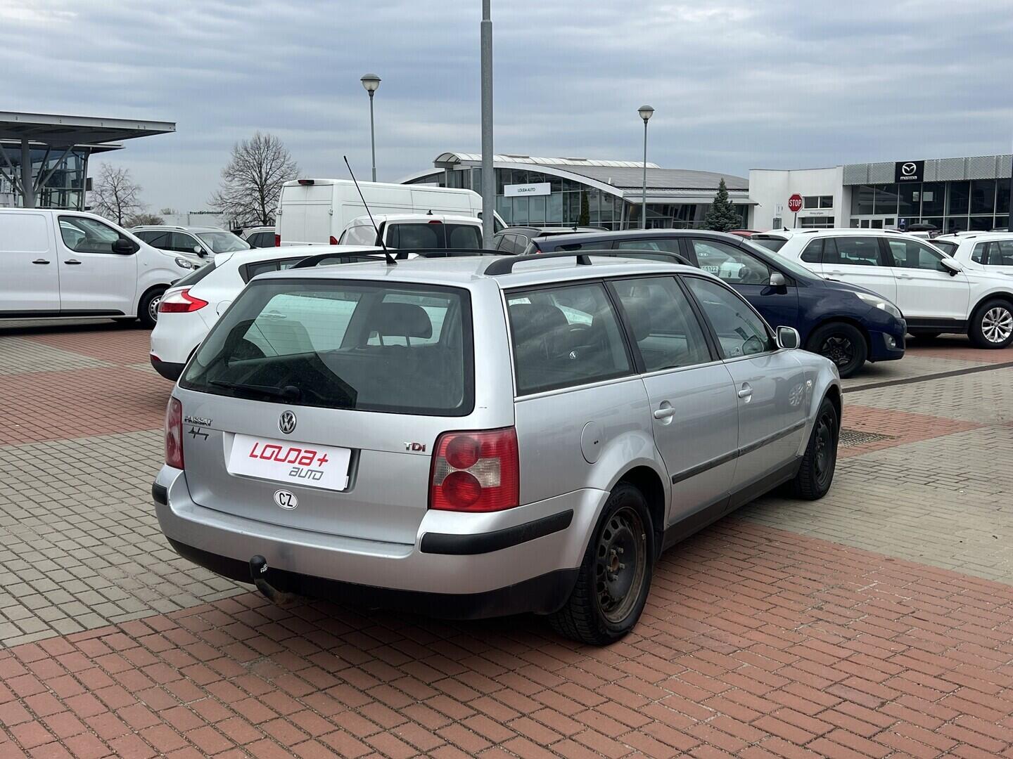 O119V07139_11.webp_PASSAT  1.9 TDI 96 kW manuál