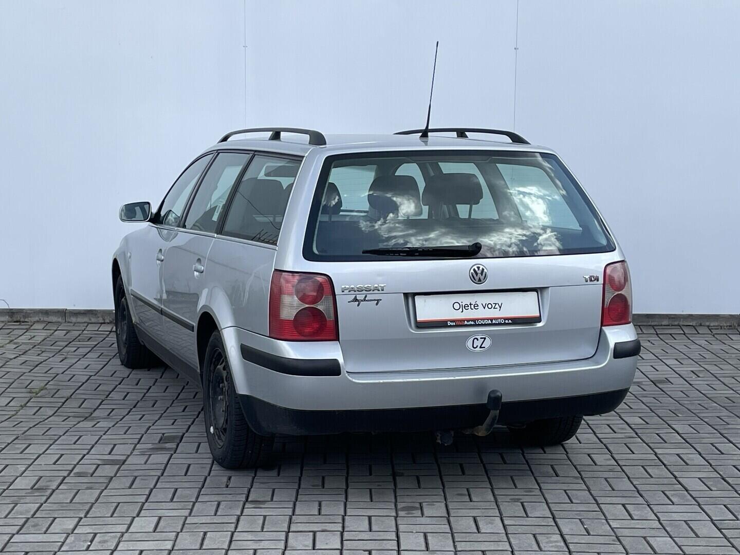 O119V07139_15.webp_PASSAT  1.9 TDI 96 kW manuál