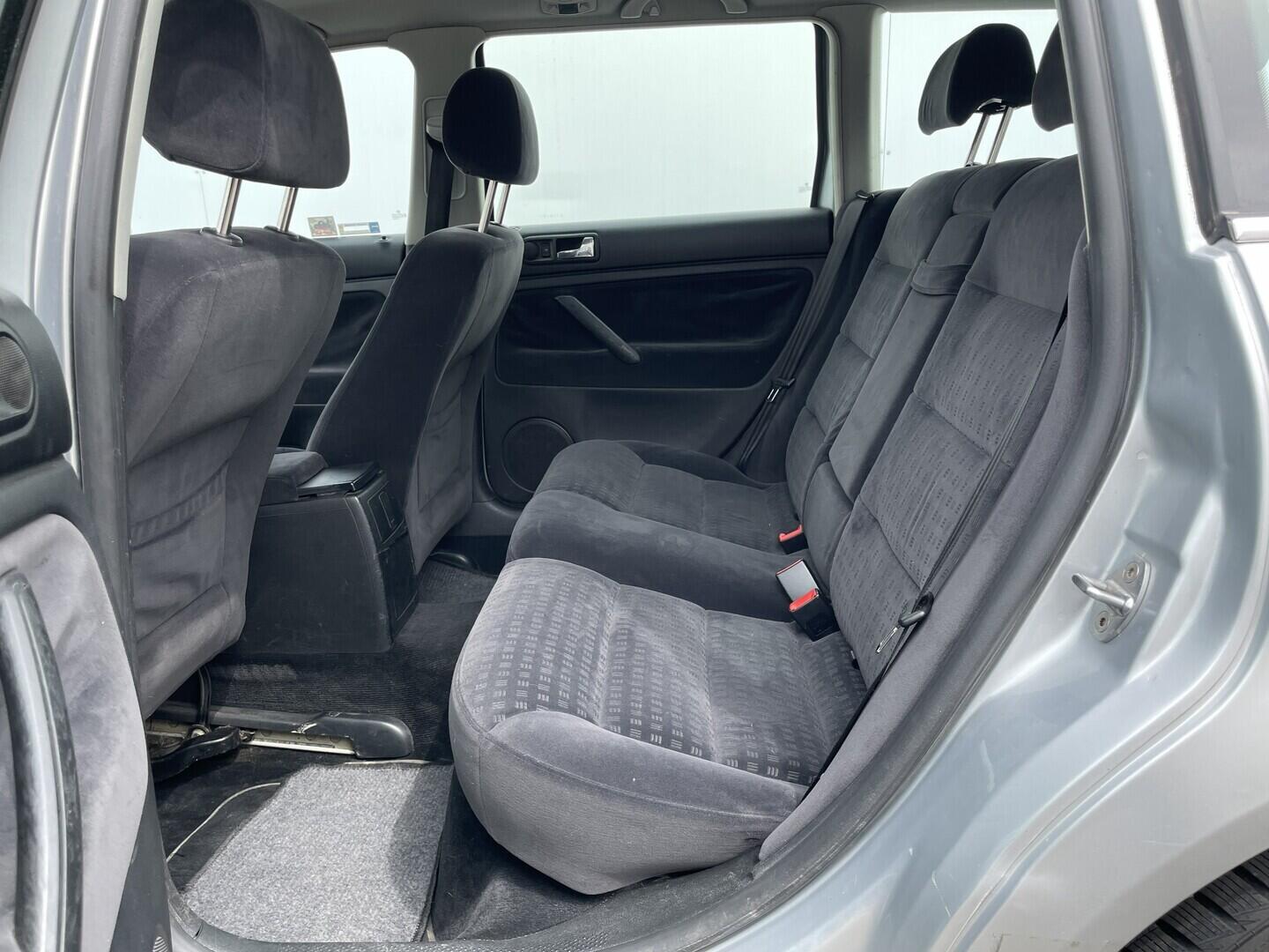 O119V07139_28.webp_PASSAT  1.9 TDI 96 kW manuál