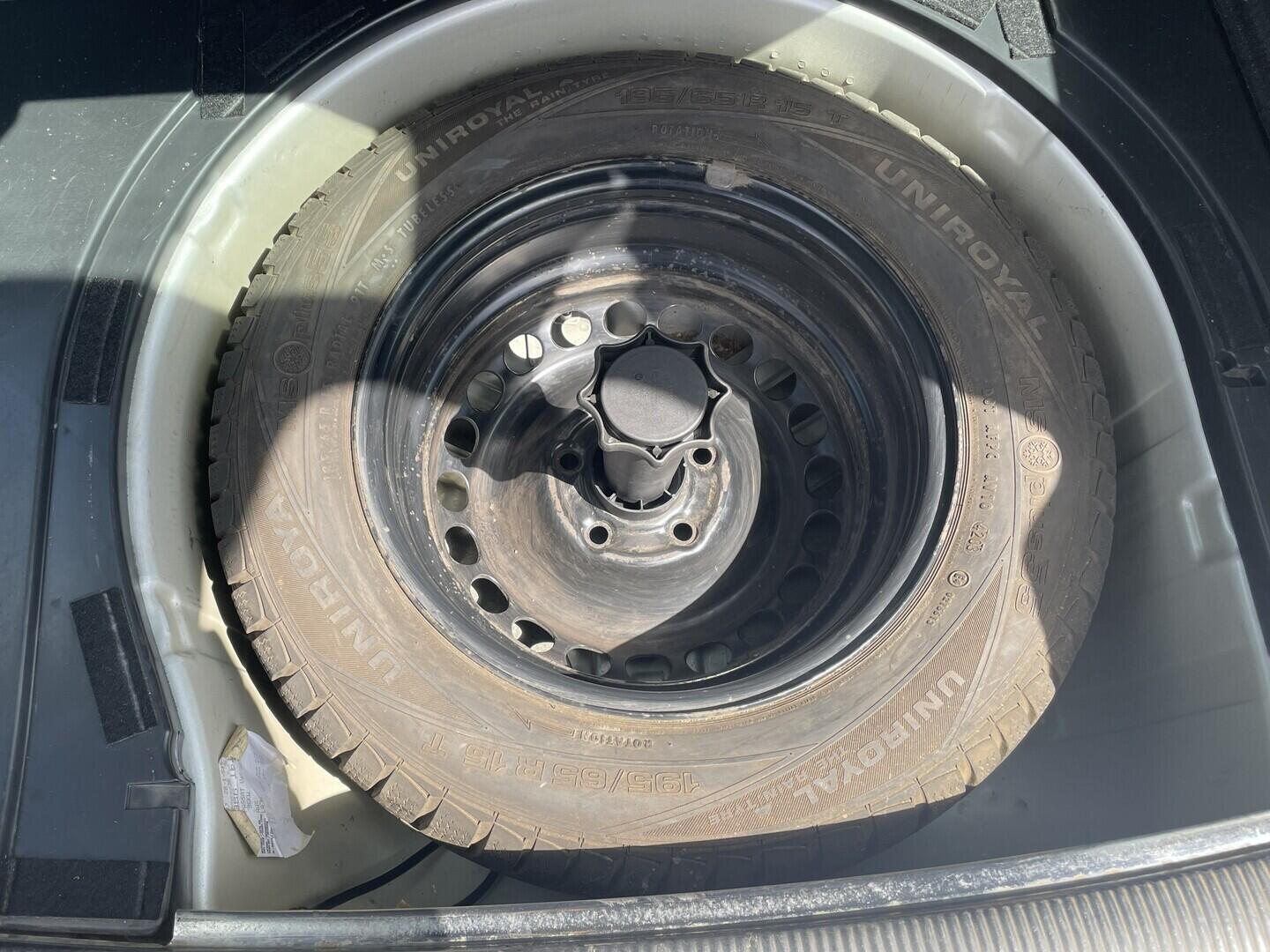 O119V07139_30.webp_PASSAT  1.9 TDI 96 kW manuál