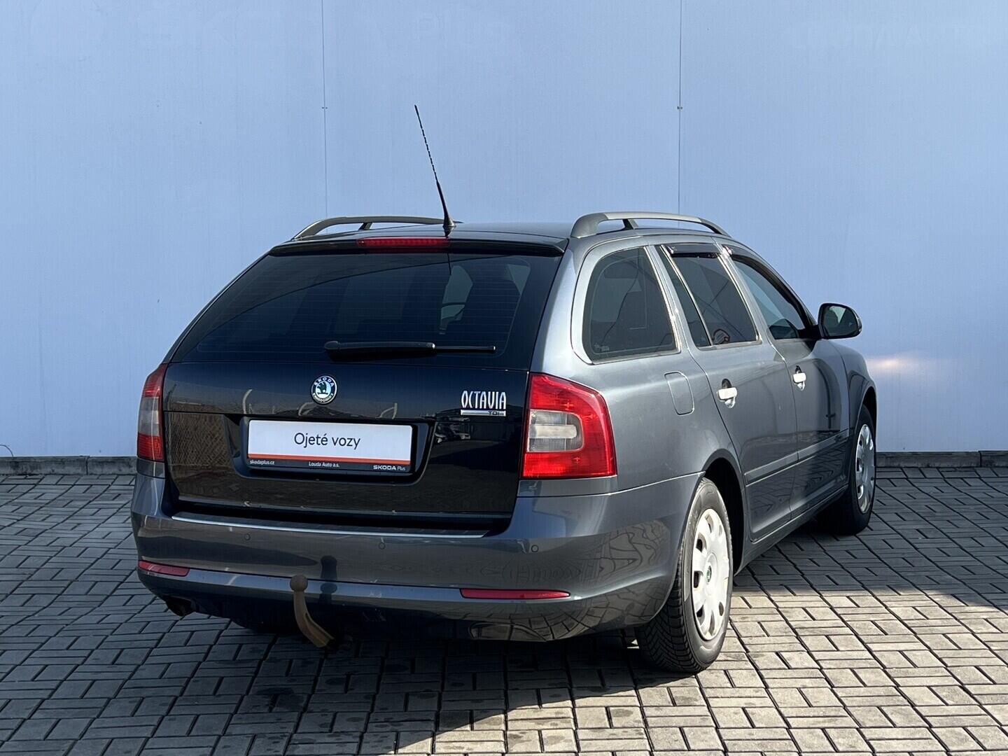 O119V07140_11.webp_OCTAVIA Ambiente 1.6 TDI 77 kW manuál