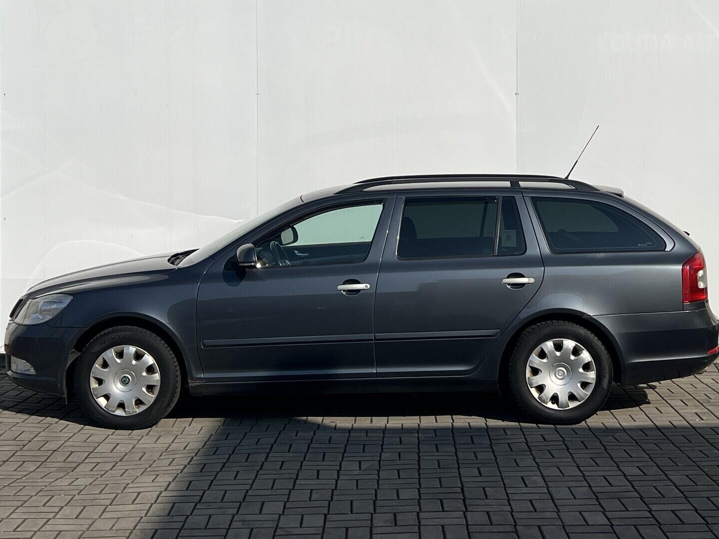 O119V07140_12.webp_OCTAVIA Ambiente 1.6 TDI 77 kW manuál