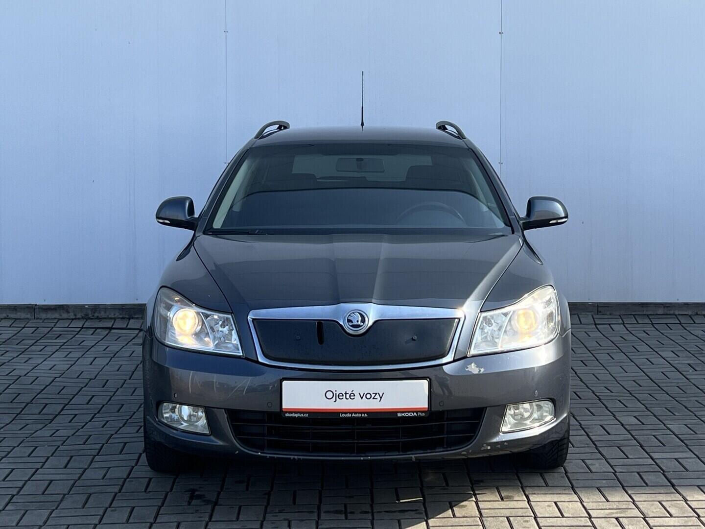 O119V07140_13.webp_OCTAVIA Ambiente 1.6 TDI 77 kW manuál