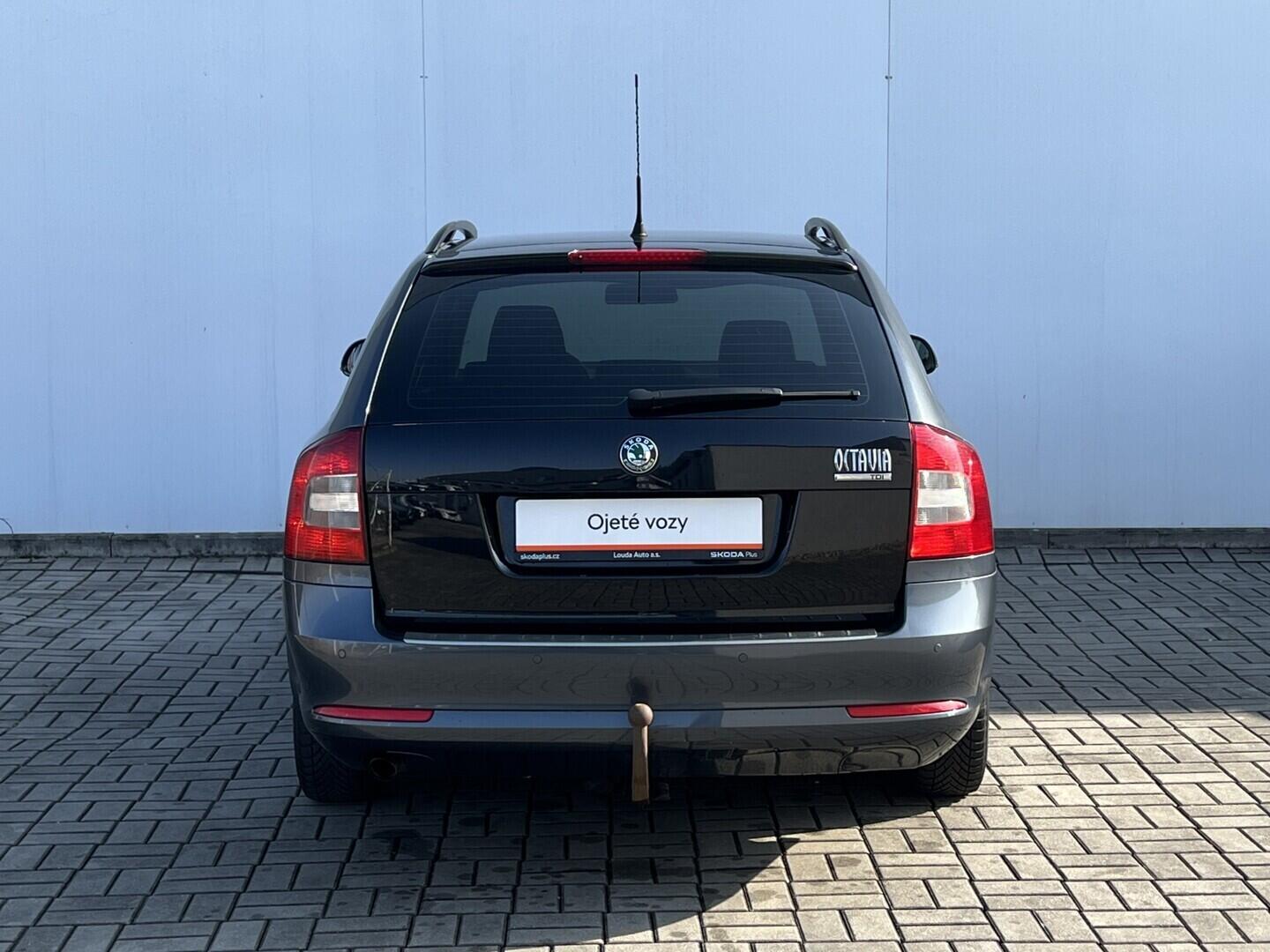 O119V07140_17.webp_OCTAVIA Ambiente 1.6 TDI 77 kW manuál