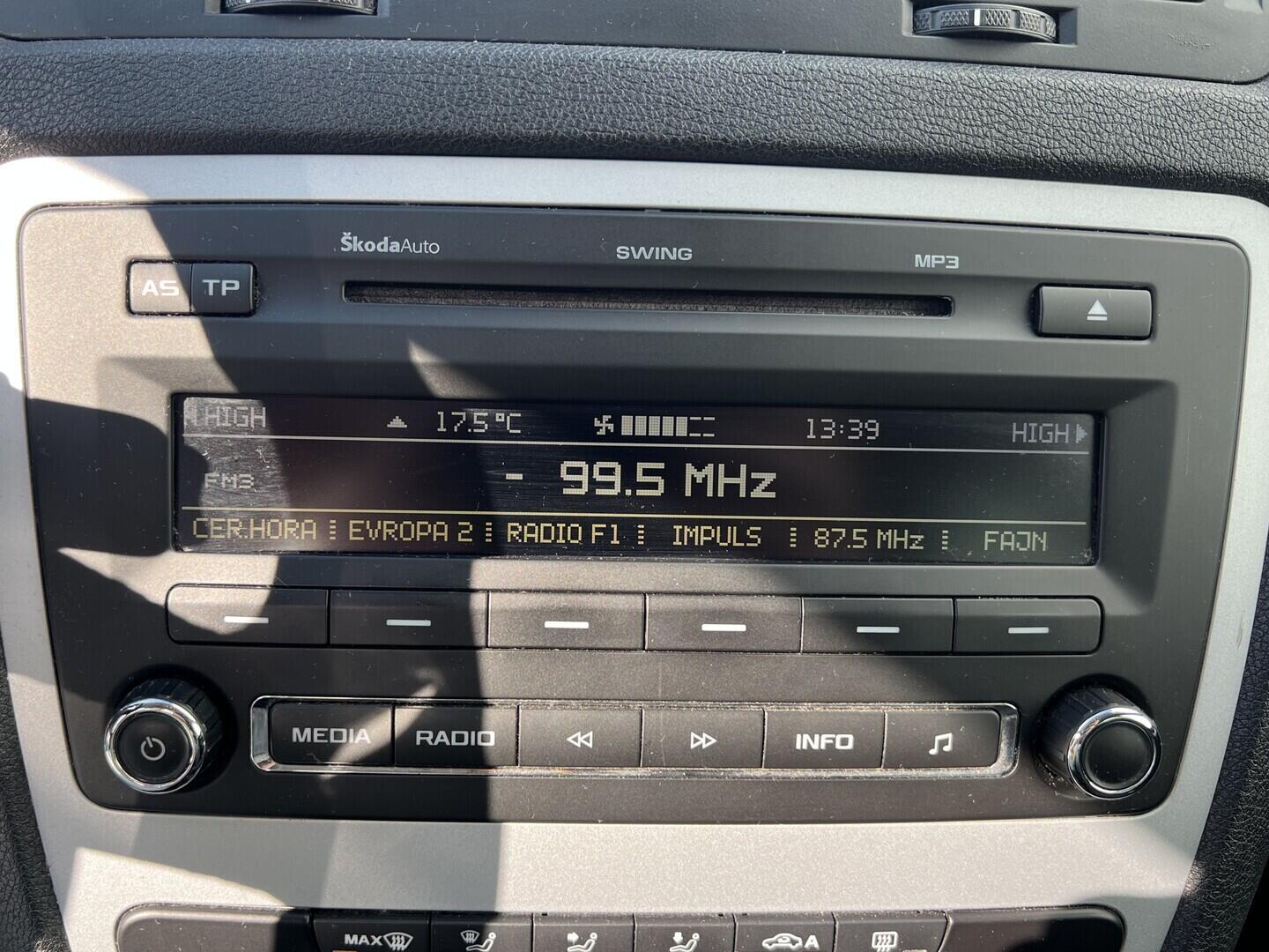 O119V07140_29.webp_OCTAVIA Ambiente 1.6 TDI 77 kW manuál