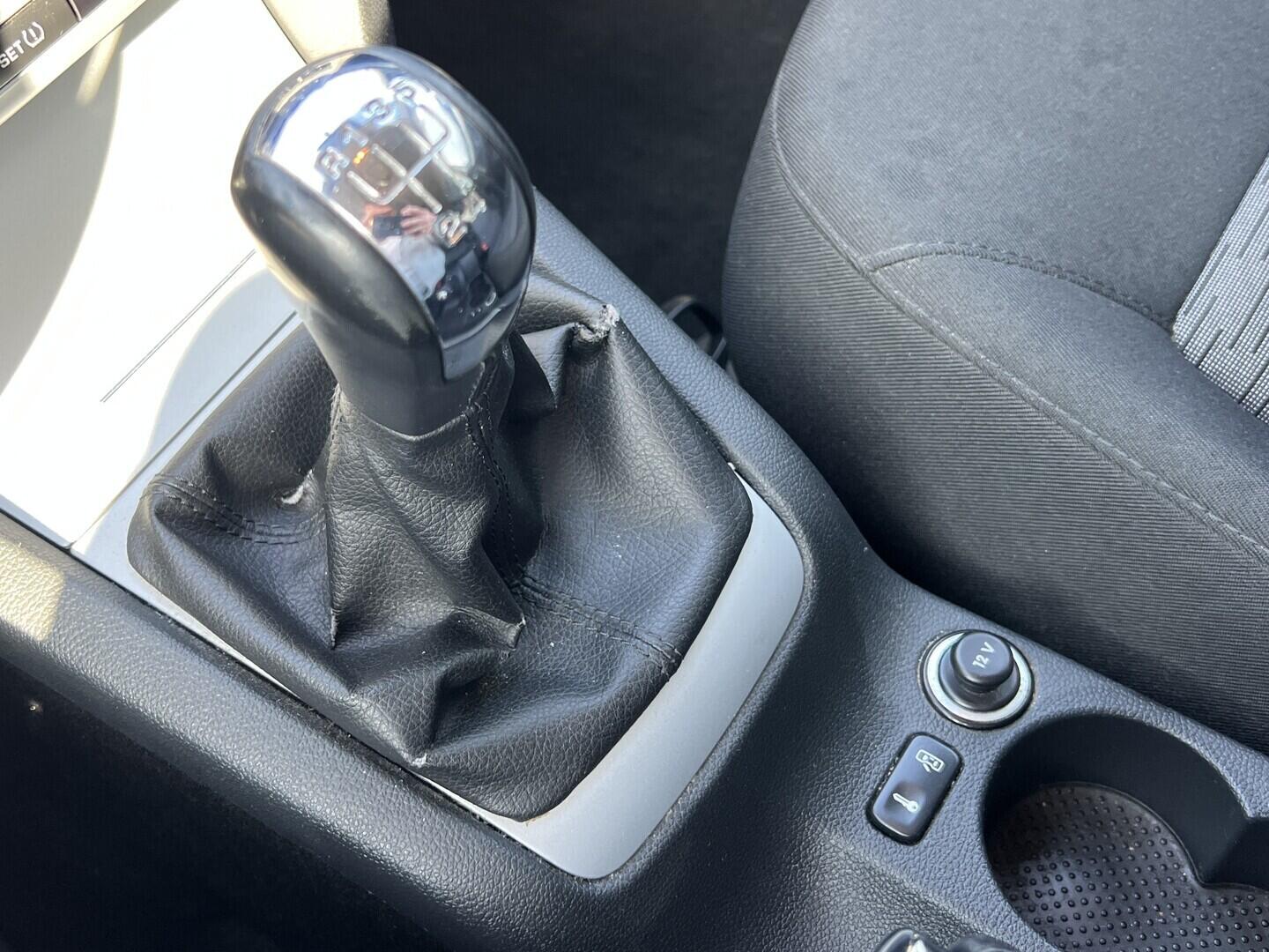 O119V07140_31.webp_OCTAVIA Ambiente 1.6 TDI 77 kW manuál