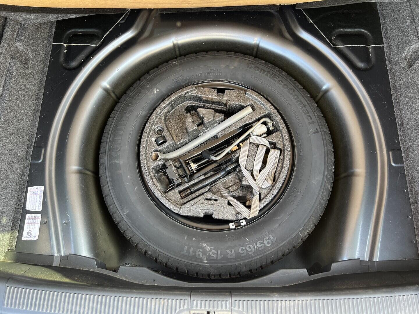 O119V07140_36.webp_OCTAVIA Ambiente 1.6 TDI 77 kW manuál