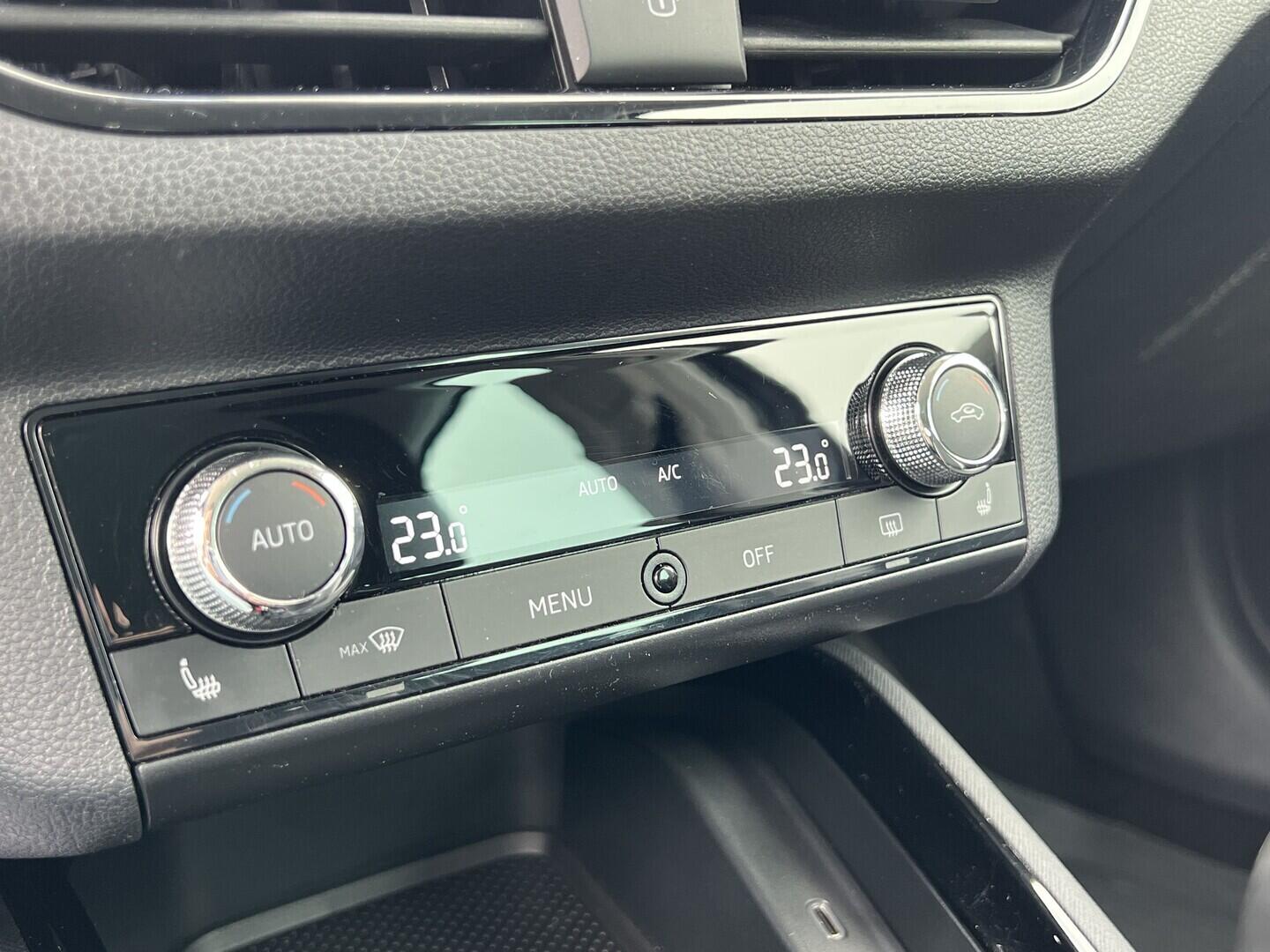 O119V07144_26.webp_SCALA Style 1.5 TSI 110 kW manuál, DPH