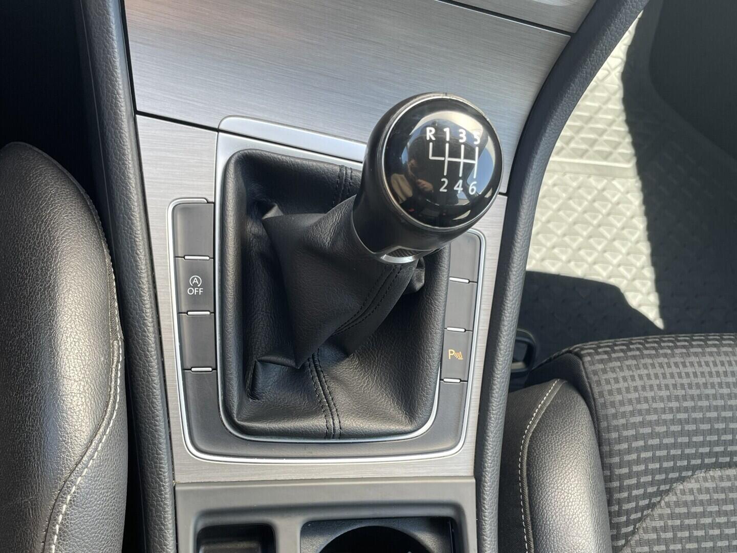 O119V07146_29.webp_GOLF Highline 1.4 TSI 92 kW manuál, DPH