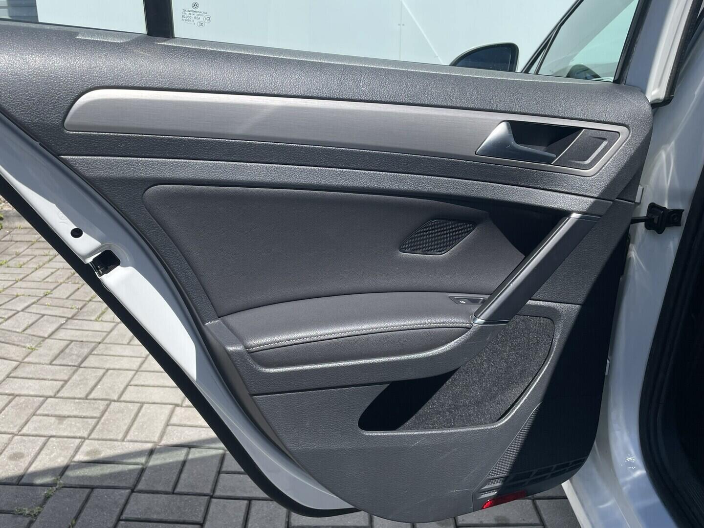 O119V07146_30.webp_GOLF Highline 1.4 TSI 92 kW manuál, DPH