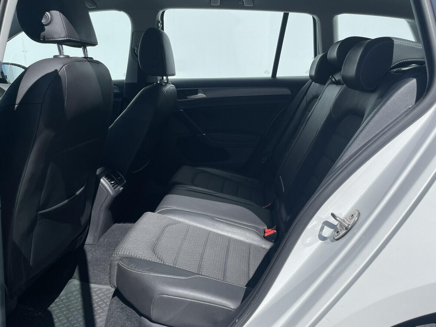 O119V07146_31.webp_GOLF Highline 1.4 TSI 92 kW manuál, DPH