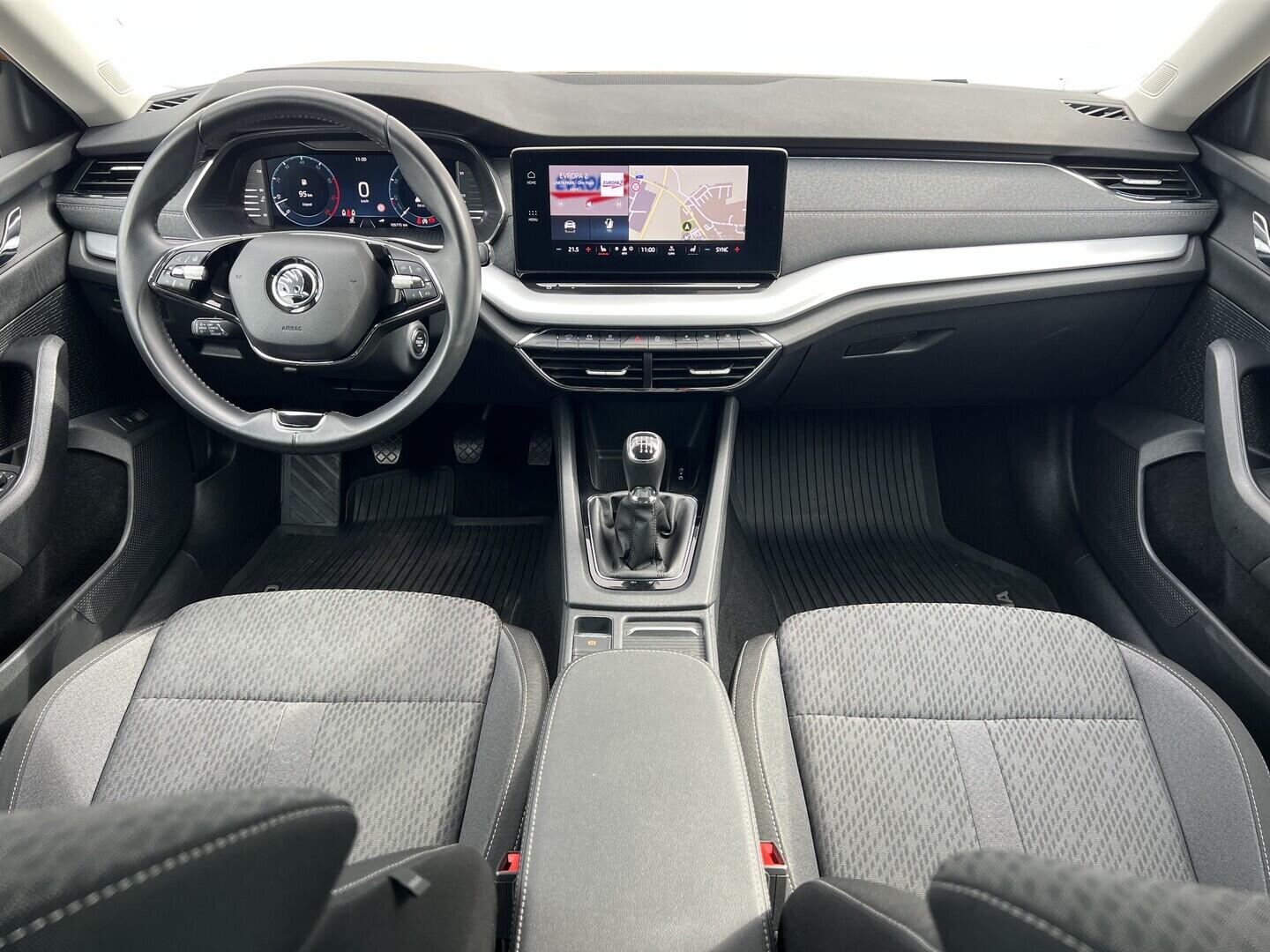 O119V07150_18.webp_OCTAVIA Style Plus 1.5 TSI 110 kW manuál