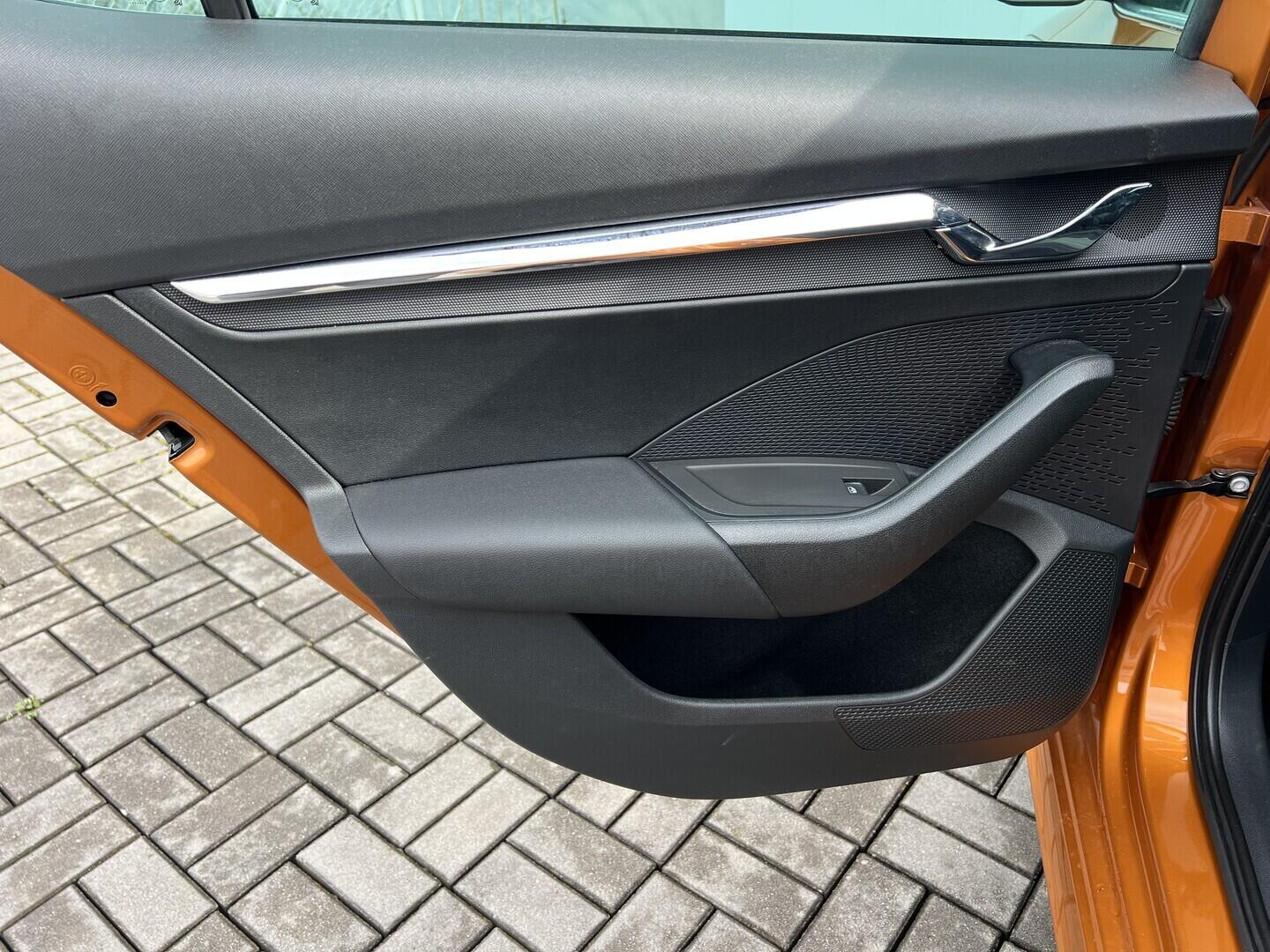 O119V07150_32.webp_OCTAVIA Style Plus 1.5 TSI 110 kW manuál