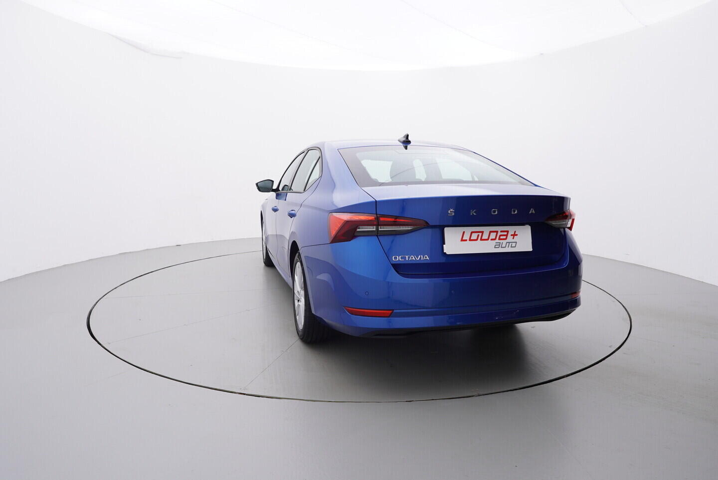 O119V07156_13.webp_OCTAVIA Ambition 1.5 TSI 110 kW manuál, DPH