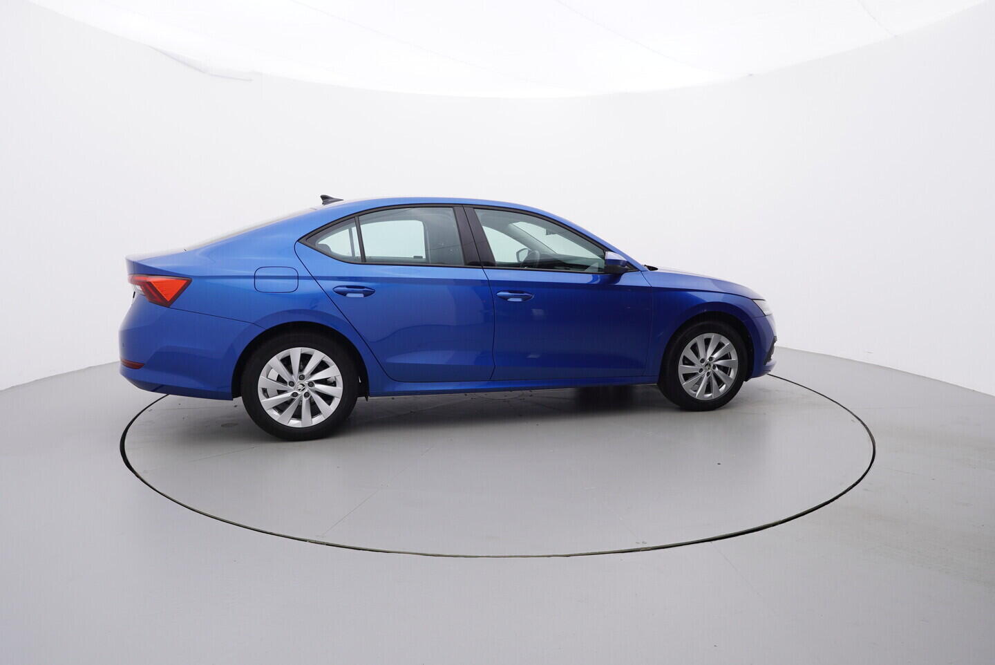 O119V07156_15.webp_OCTAVIA Ambition 1.5 TSI 110 kW manuál, DPH