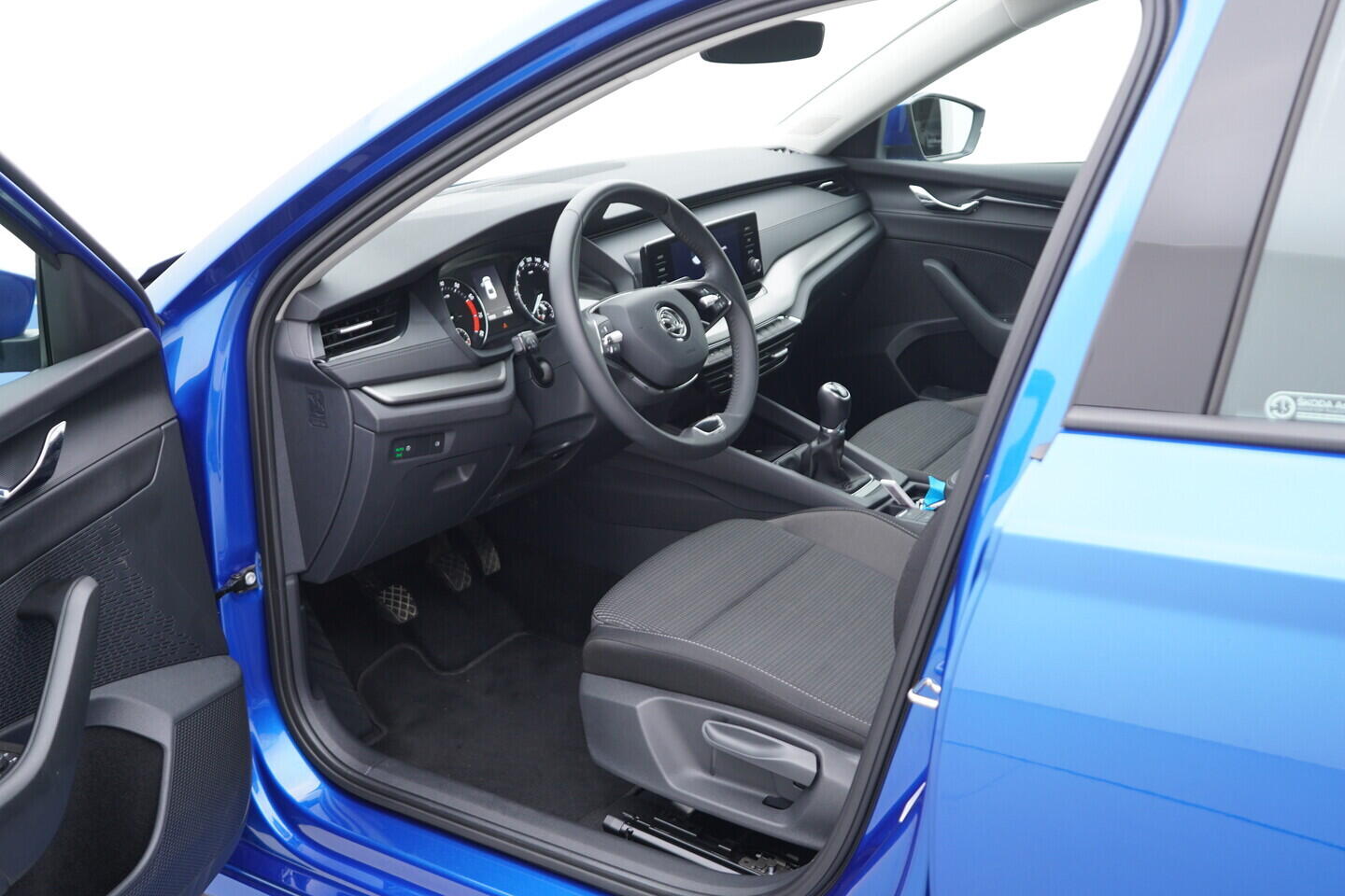 O119V07156_18.webp_OCTAVIA Ambition 1.5 TSI 110 kW manuál, DPH