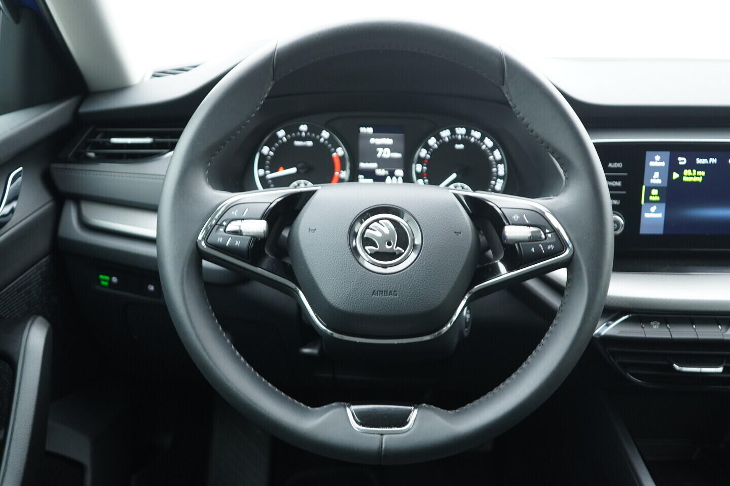 O119V07156_26.webp_OCTAVIA Ambition 1.5 TSI 110 kW manuál, DPH